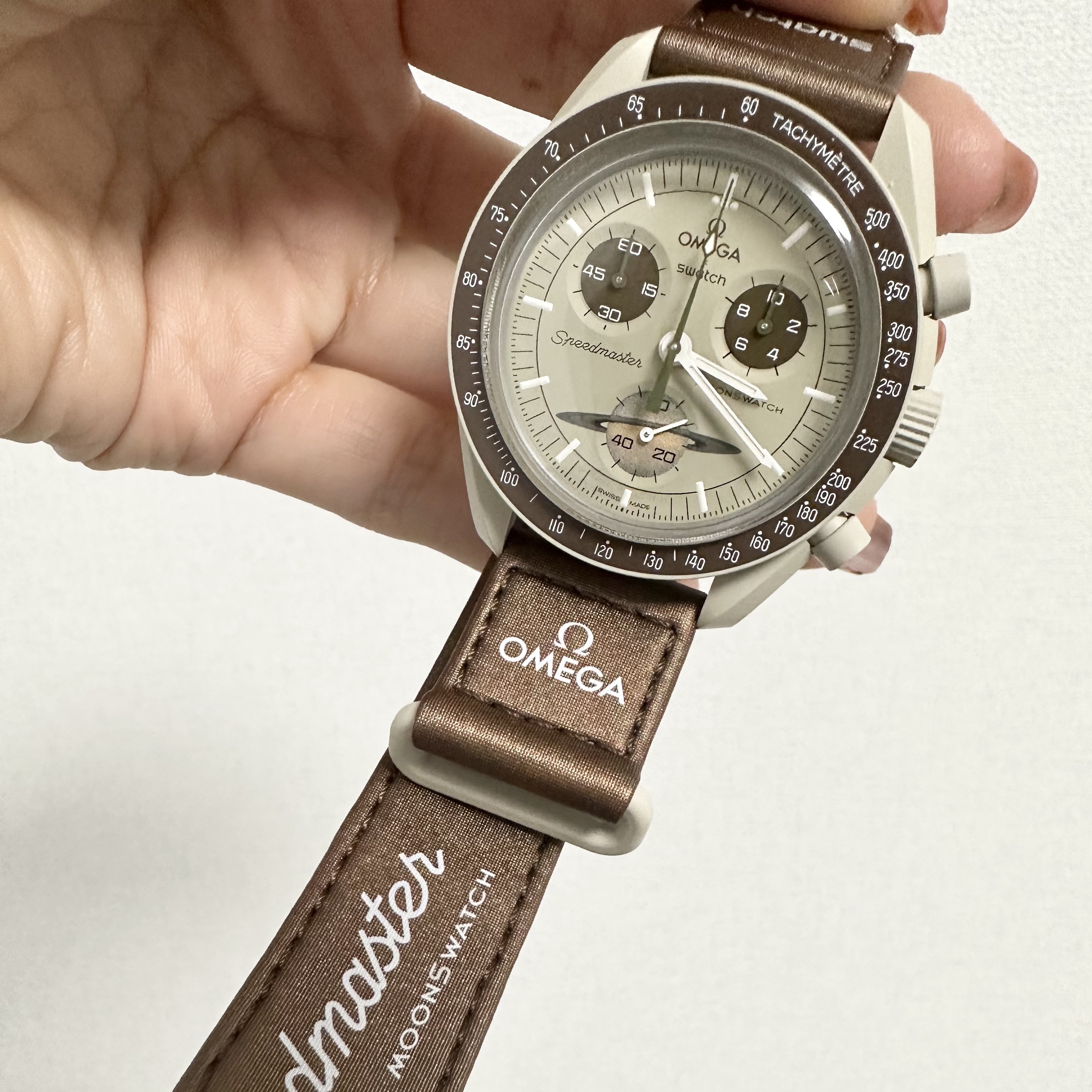 Swatch x Omega Bioceramic MoonSwatch Mission To Saturn 착용 스타일 - 1