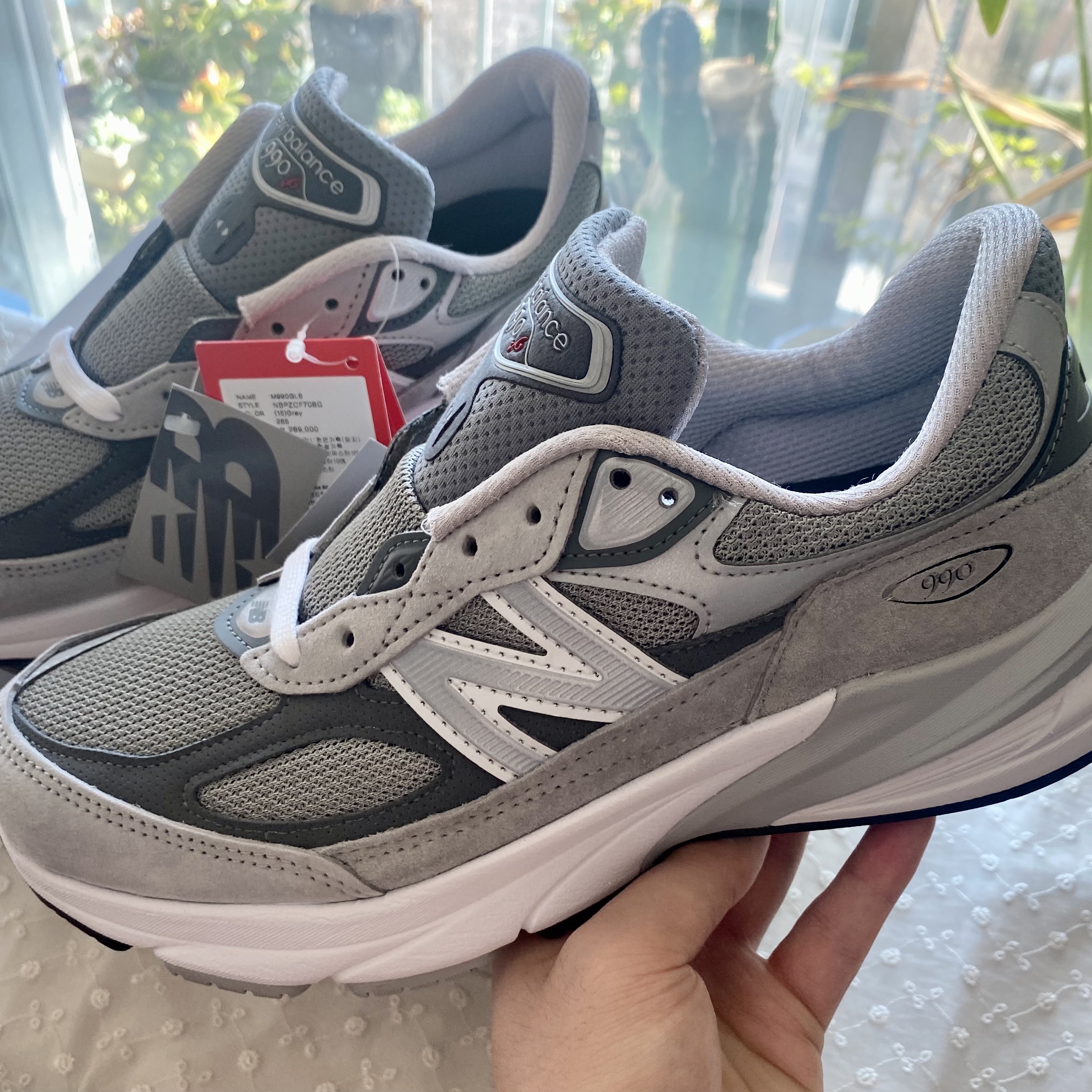 New Balance 990v6 Made in USA Grey - D Standard 착용 스타일 - 3