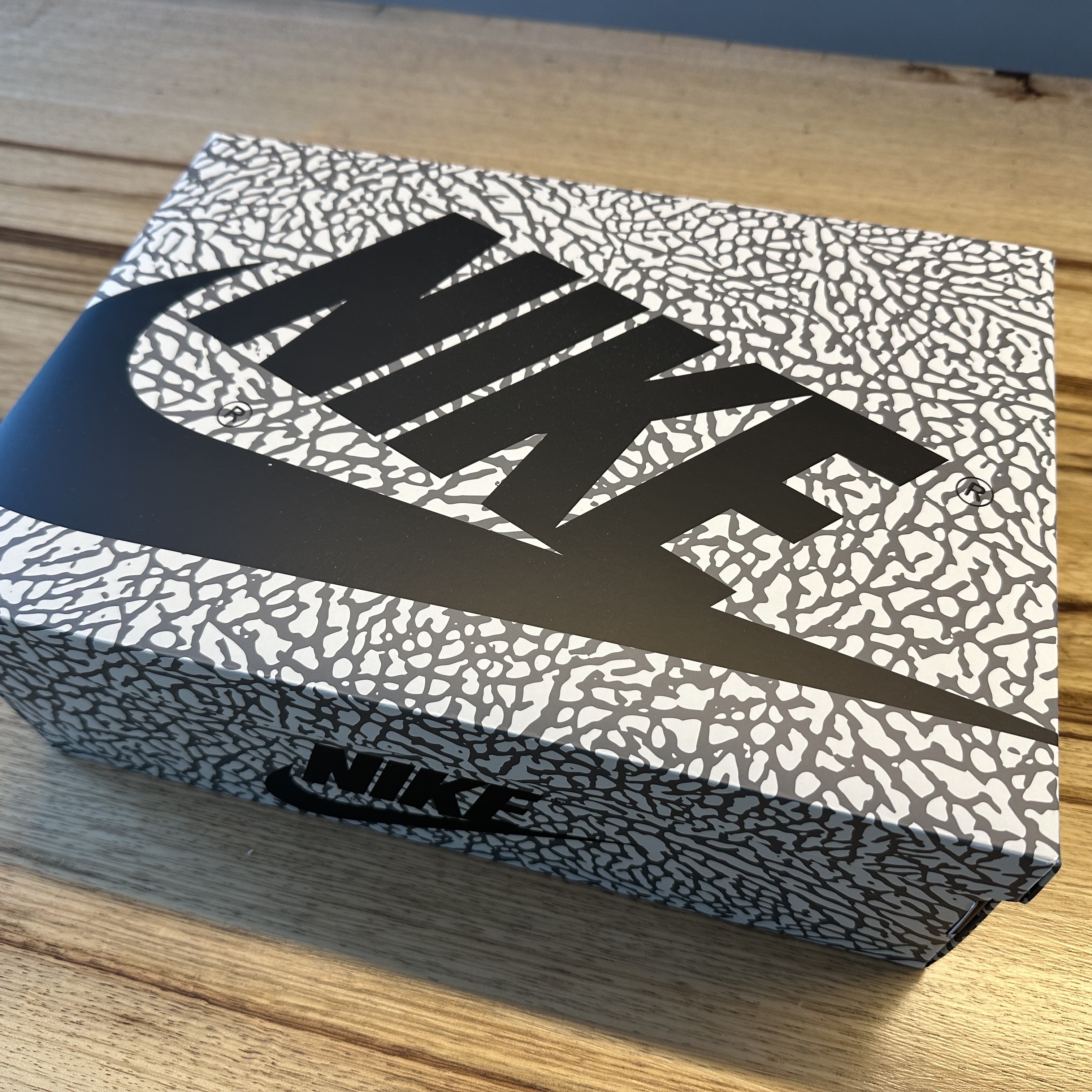 Jordan 1 Retro High OG White Cement 착용 스타일 - 2