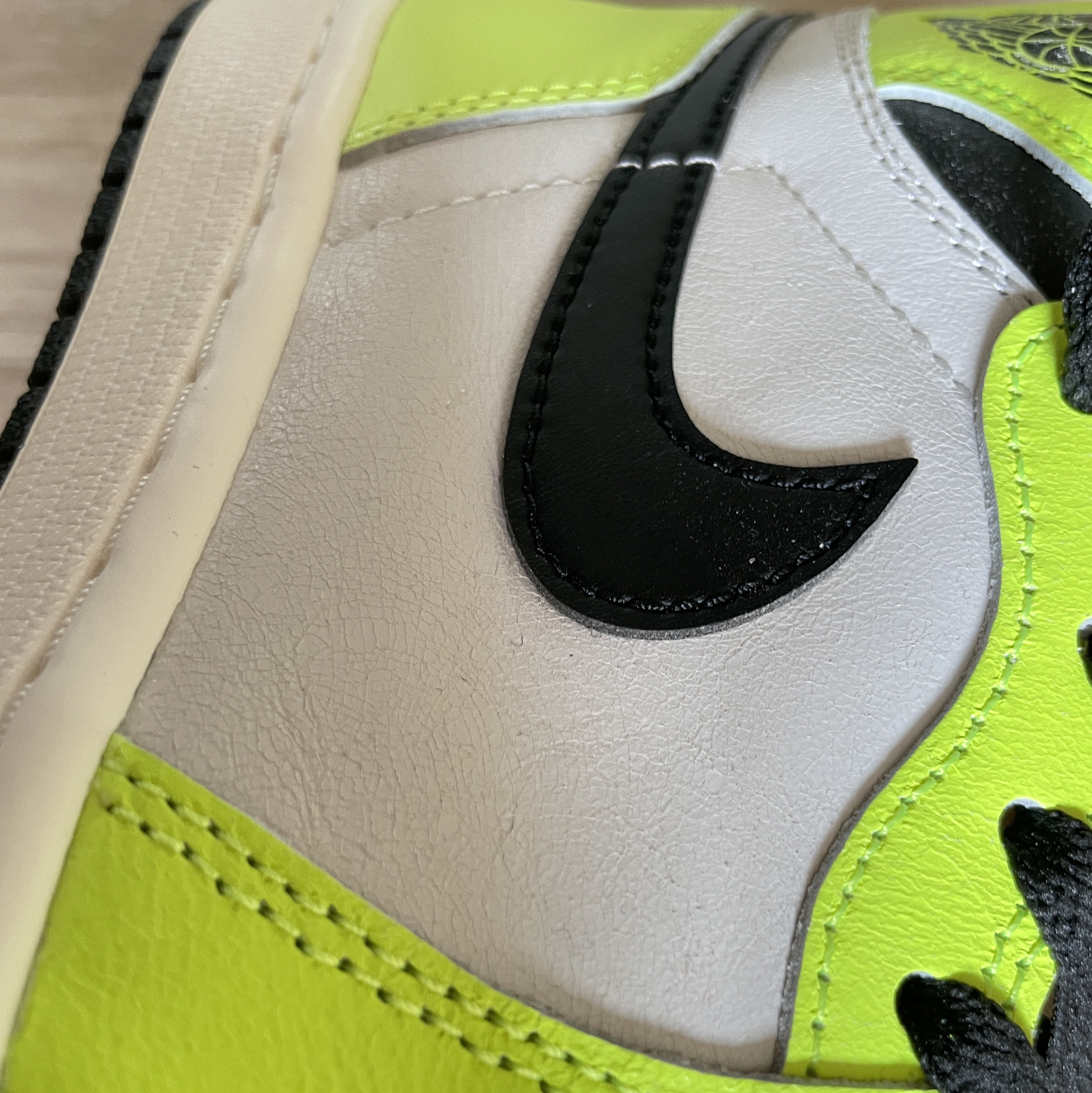 Jordan 1 Retro High OG Volt 착용 스타일 - 4