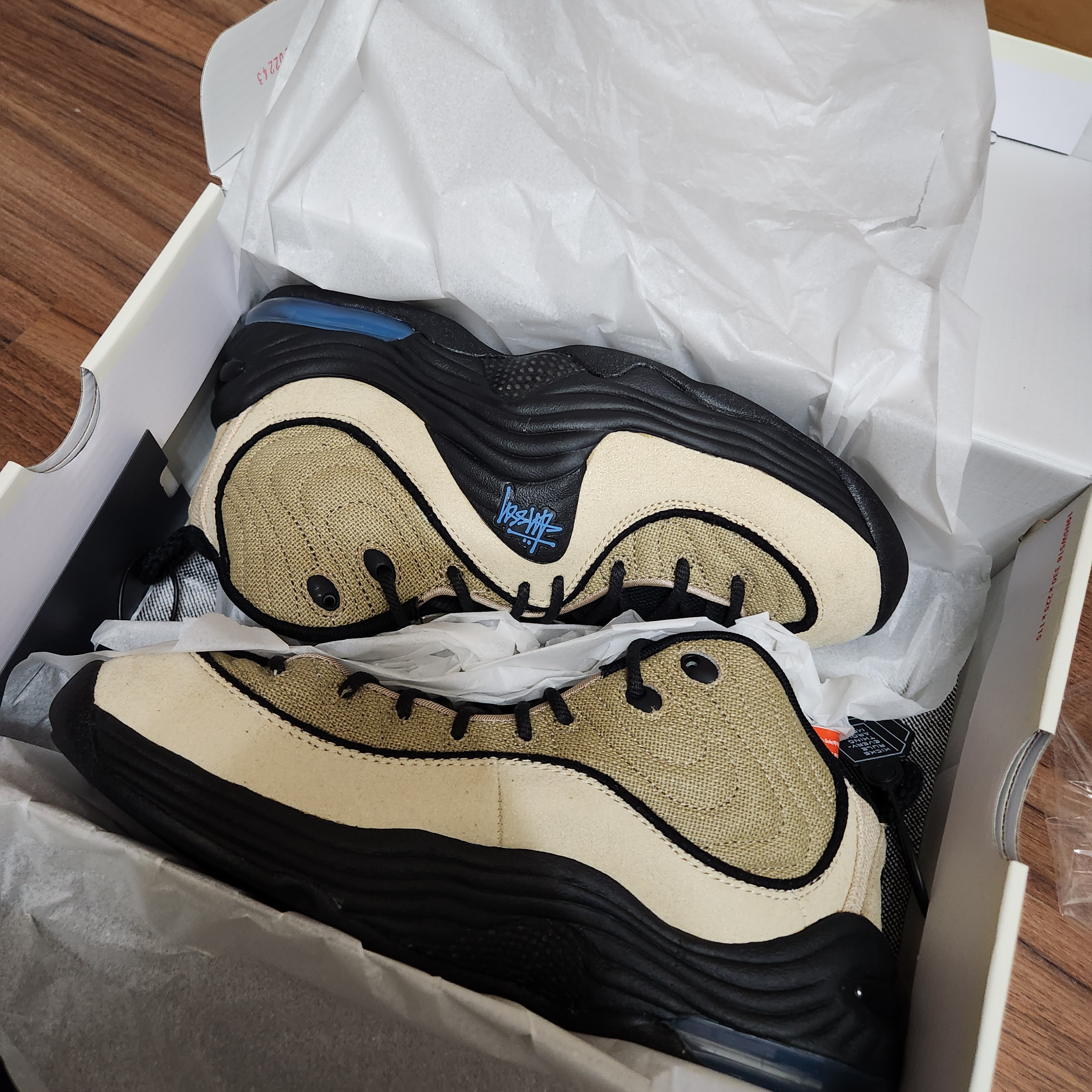 Nike x Stussy Air Penny II Rattan and Limestone 착용 스타일 - 3