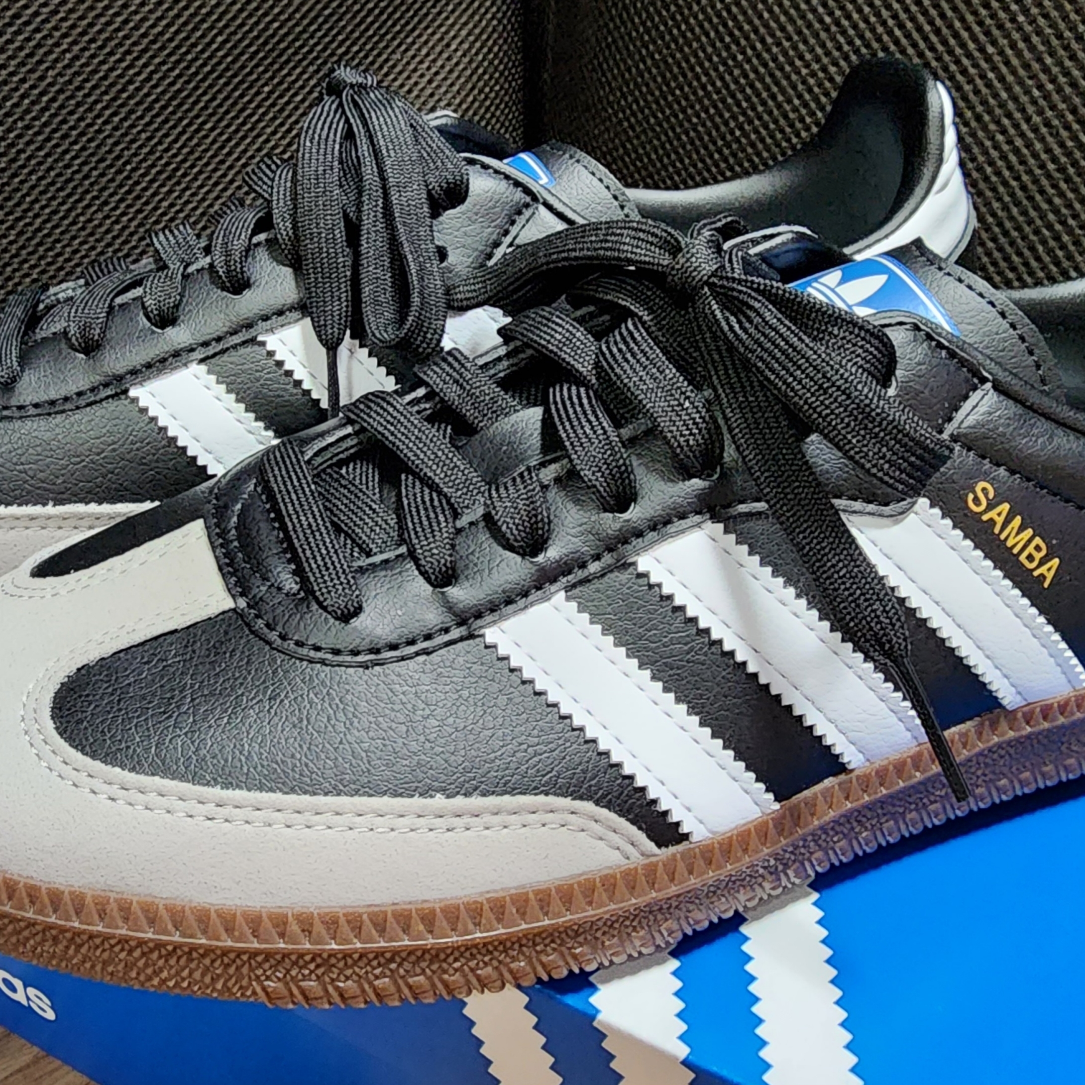 Adidas Samba Vegan Black White 착용 스타일 - 1