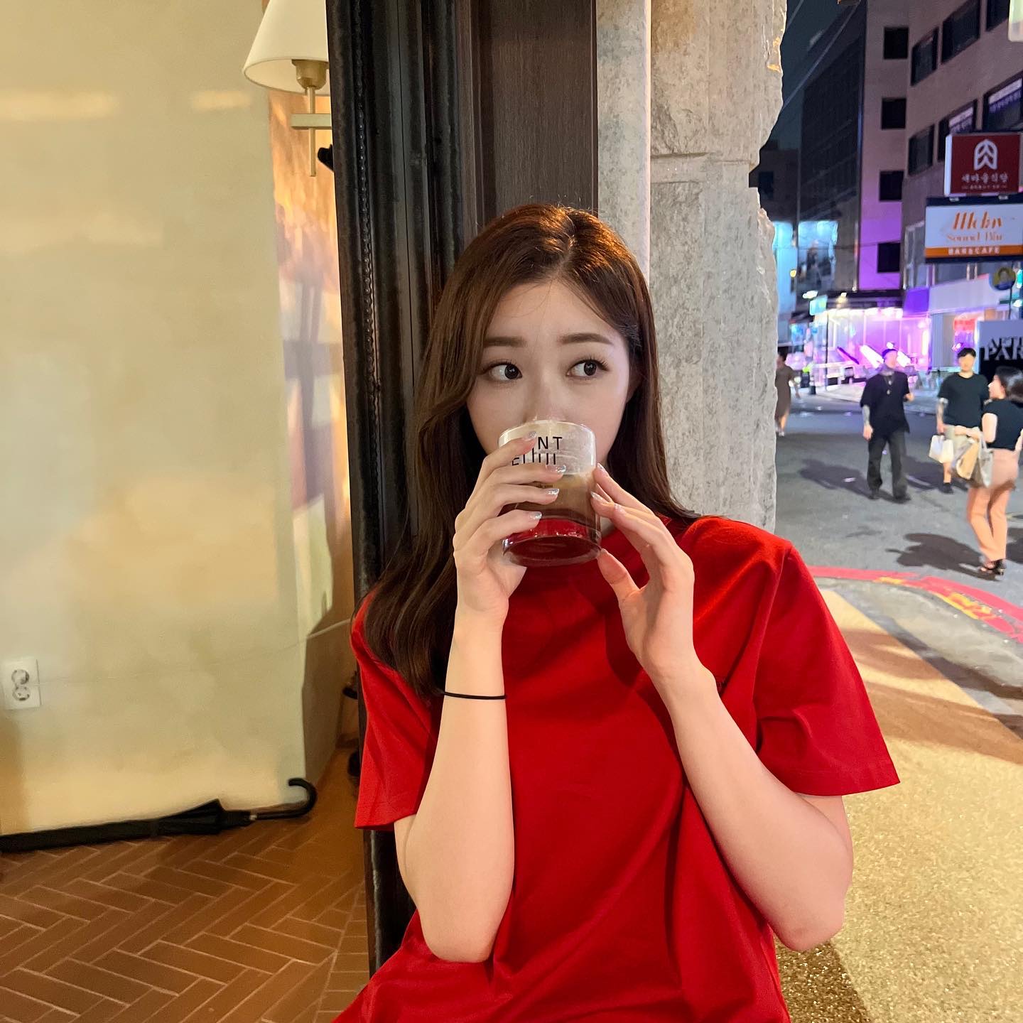 Wooyoungmi Black Back Logo T-Shirt Red - 22SS, Wooyoungmi Black Back Logo T-Shirt White - 22FW 착용 스타일