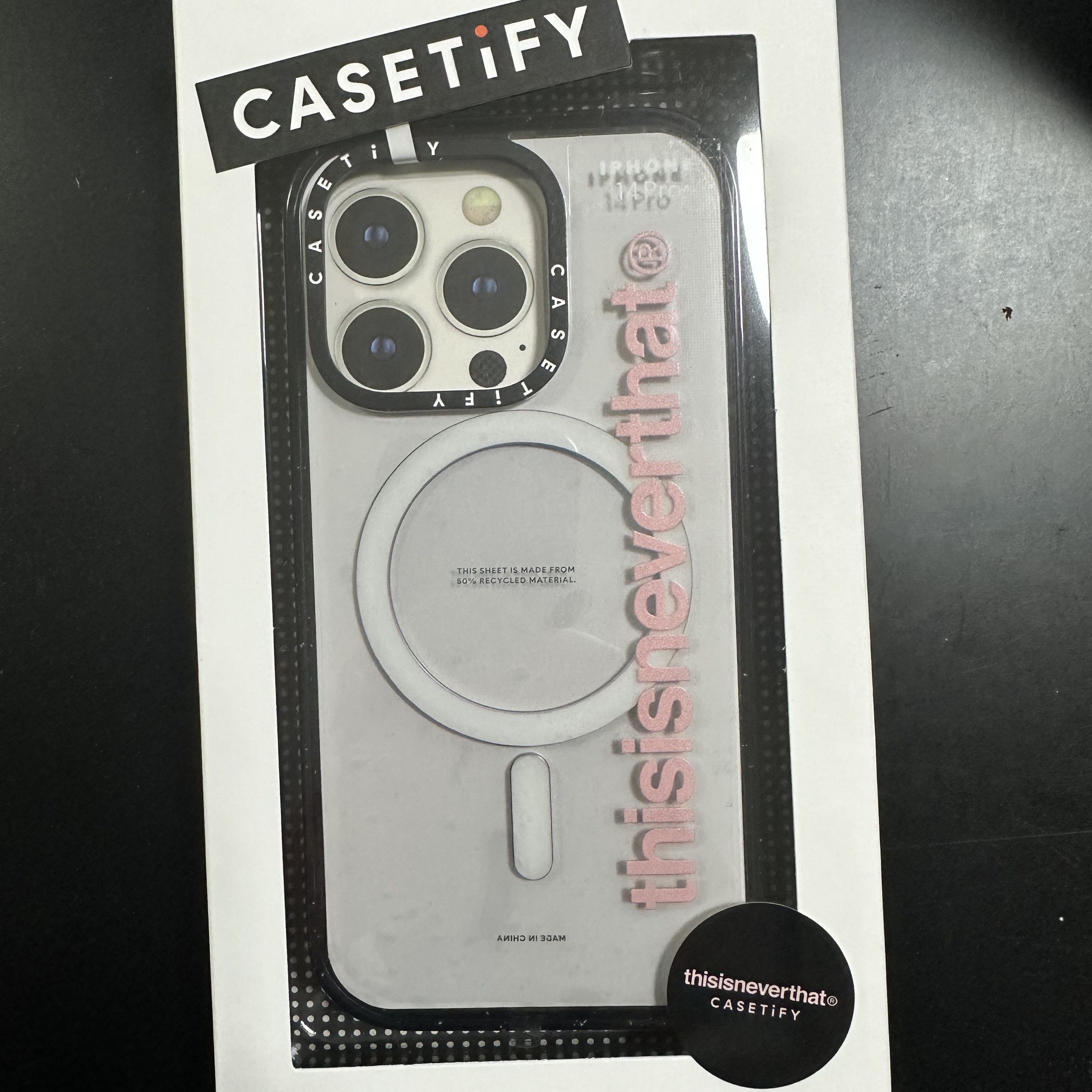 Casetify x Thisisneverthat iPhone Pink T-Logo MagSafe CaseClear Black 착용 스타일