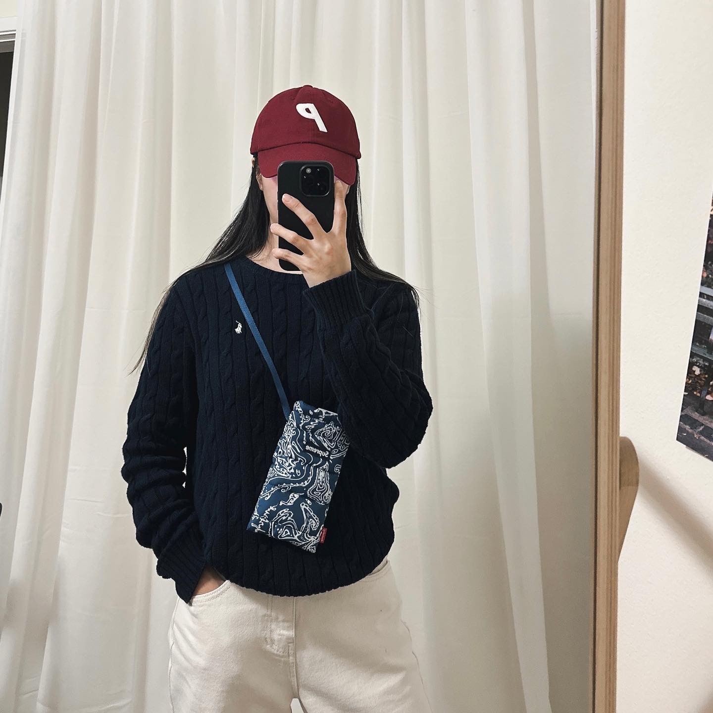 Palace Canvas P 6-Panel Burgundy - 21FW, Supreme Puffer Neck Pouch Blue Paisley - 22FW 착용 스타일