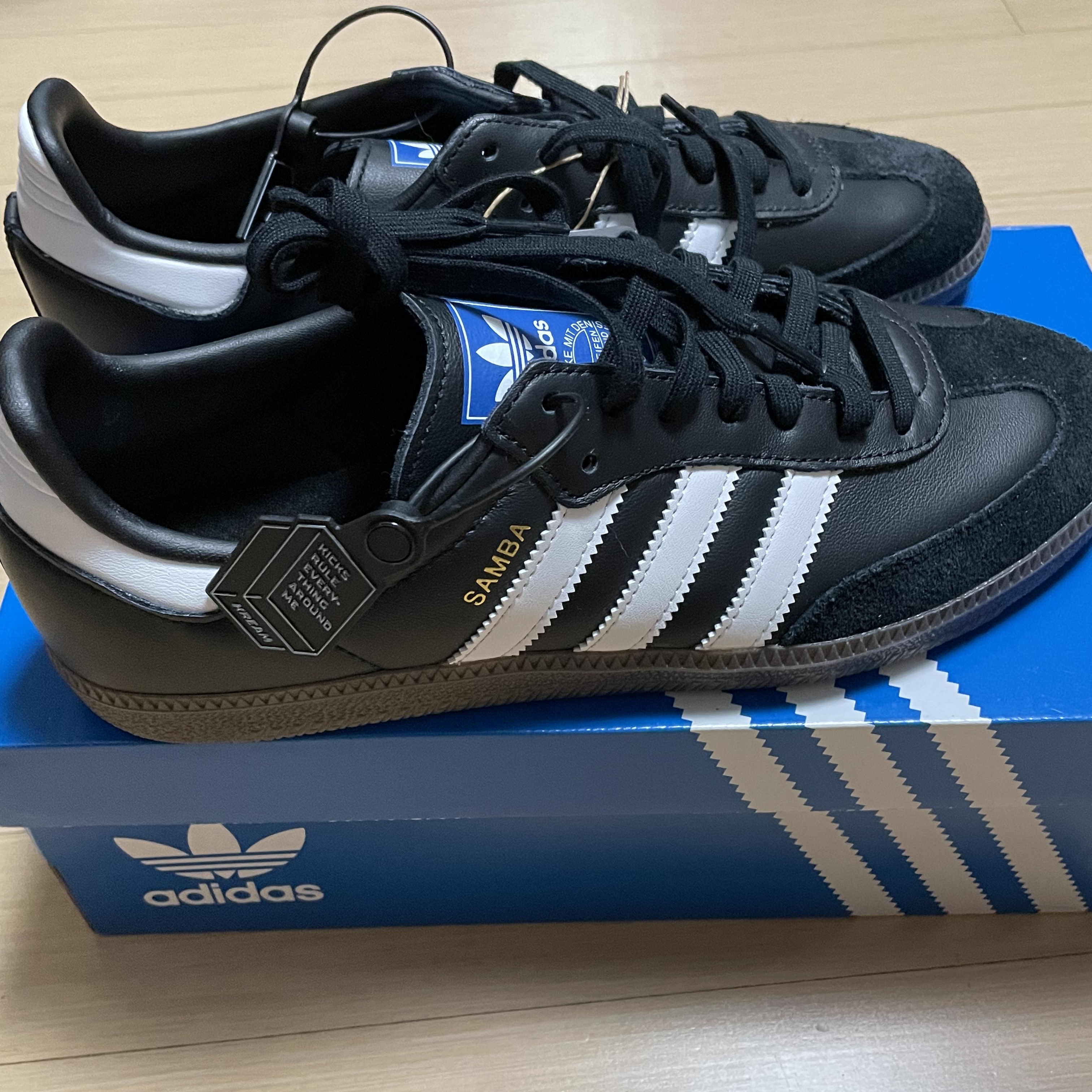 Adidas Samba OG Black White Gum 착용 스타일