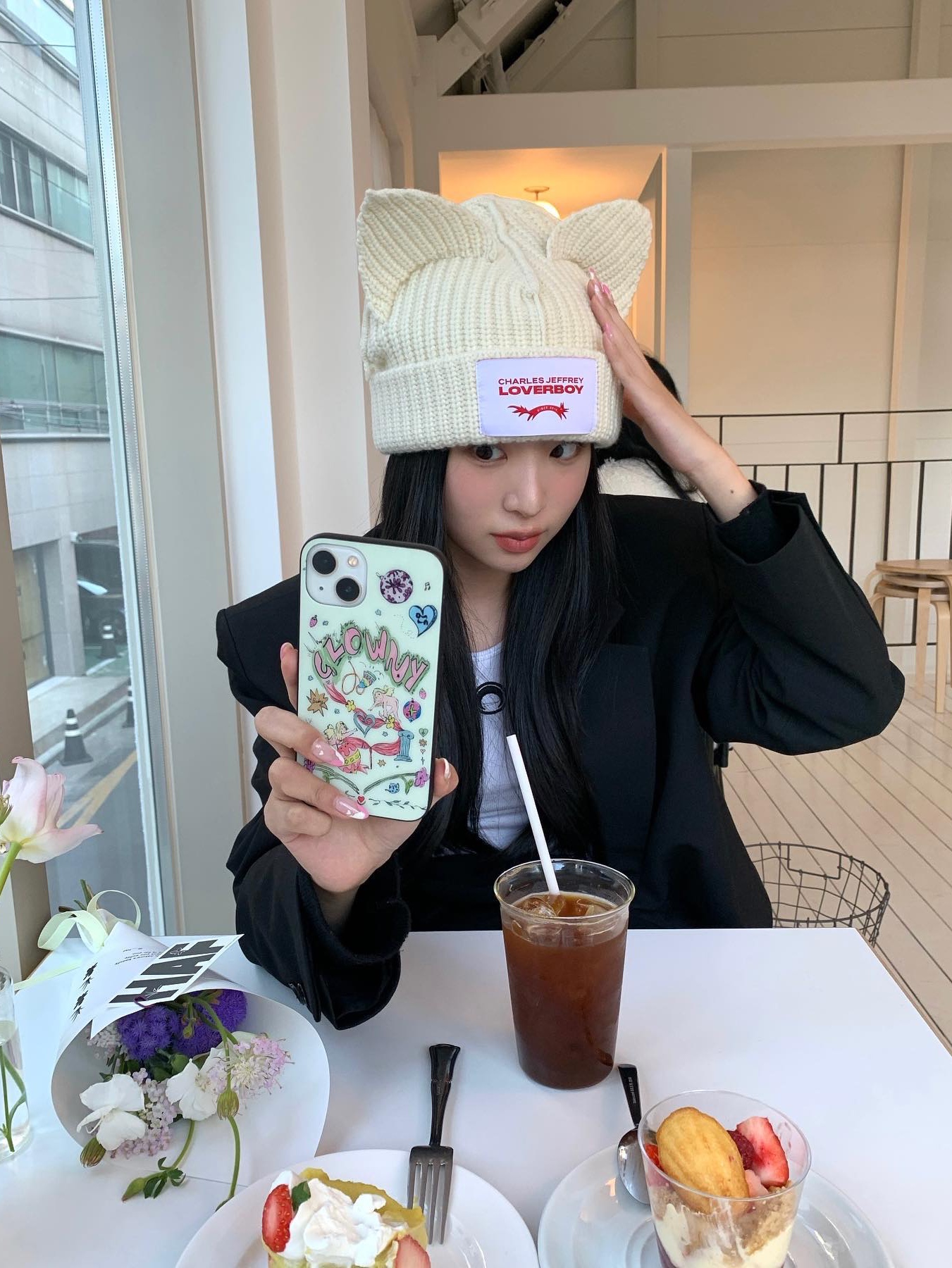 Charles Jeffrey Loverboy Chunky Ears Beanie Ecru, Charles Jeffrey Loverboy Chunky Ears Beanie Black 착용 스타일