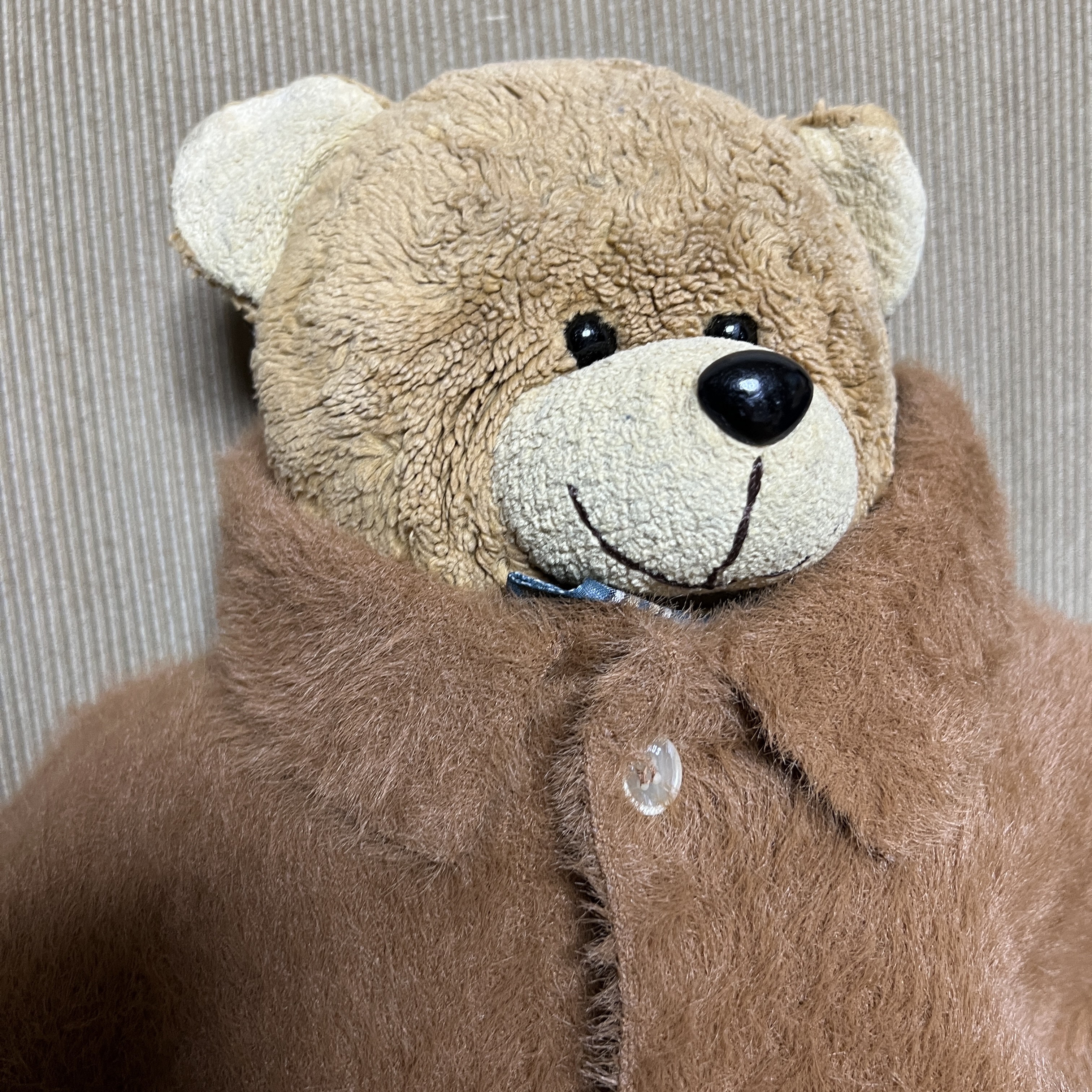 Jacquemus Le Polo Neve Fluffy Long Sleeve Brown 착용 스타일