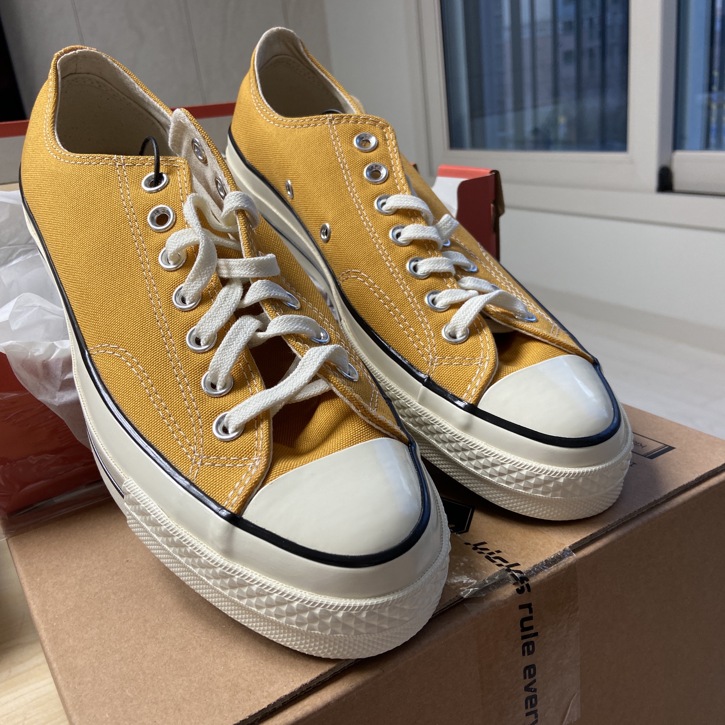 Converse Chuck 70 Ox Vintage Canvas Sunflower 착용 스타일 - 4