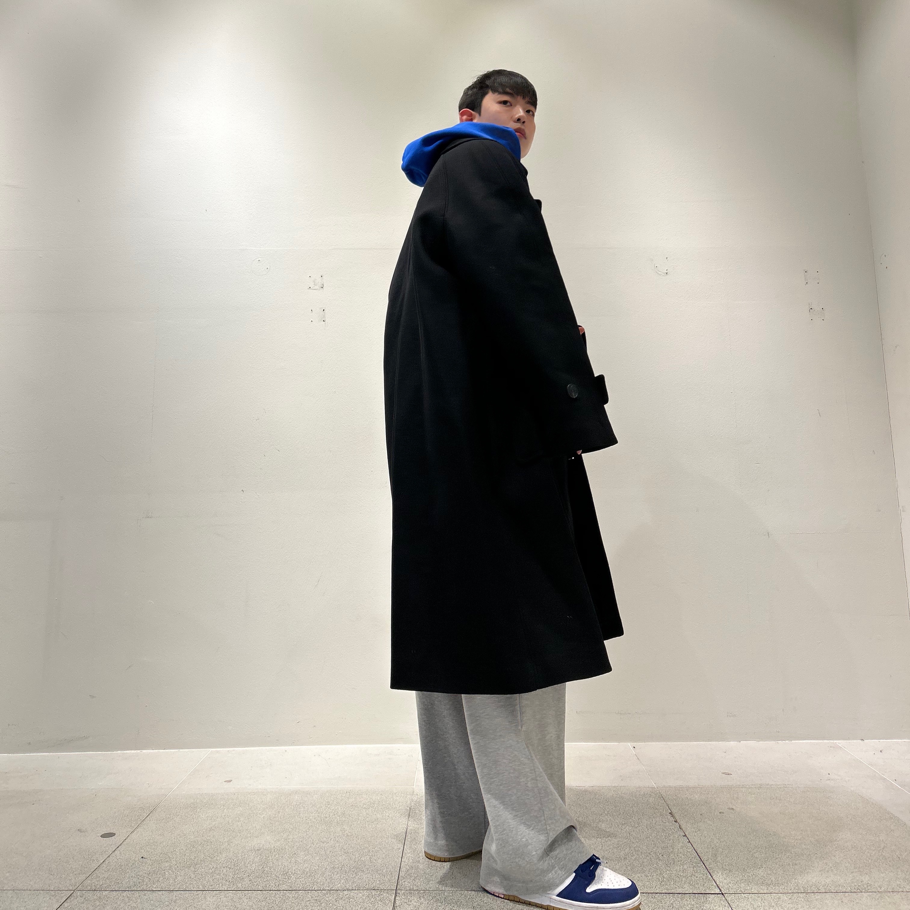 Nike SB Dunk Low Pro Premium Deep Royal Blue, Undermycar Legion.02 Balmacaan Oversized Wool Coat Black 착용 스타일 - 2