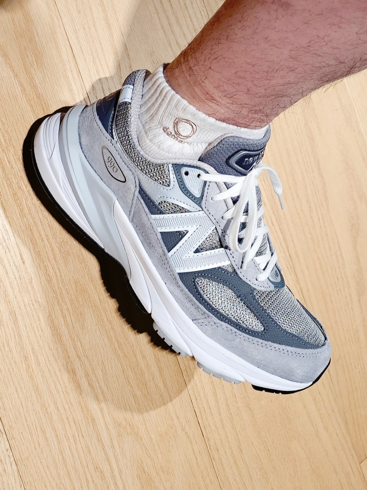 New Balance 990v6 Made in USA Grey - D Standard 착용 스타일 - 3