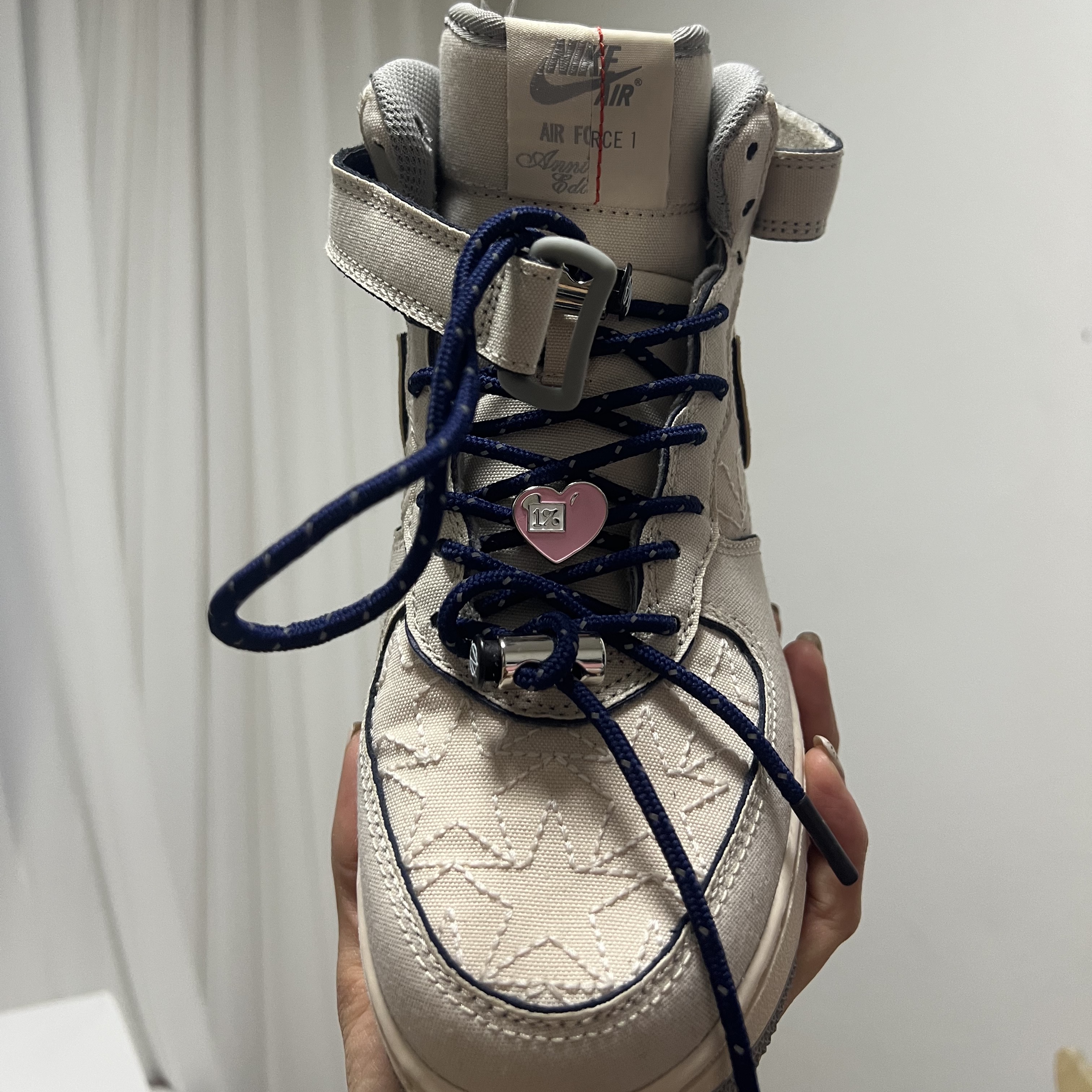 Nike Air Force 1 Mid '07 Pearl White 착용 스타일 - 2