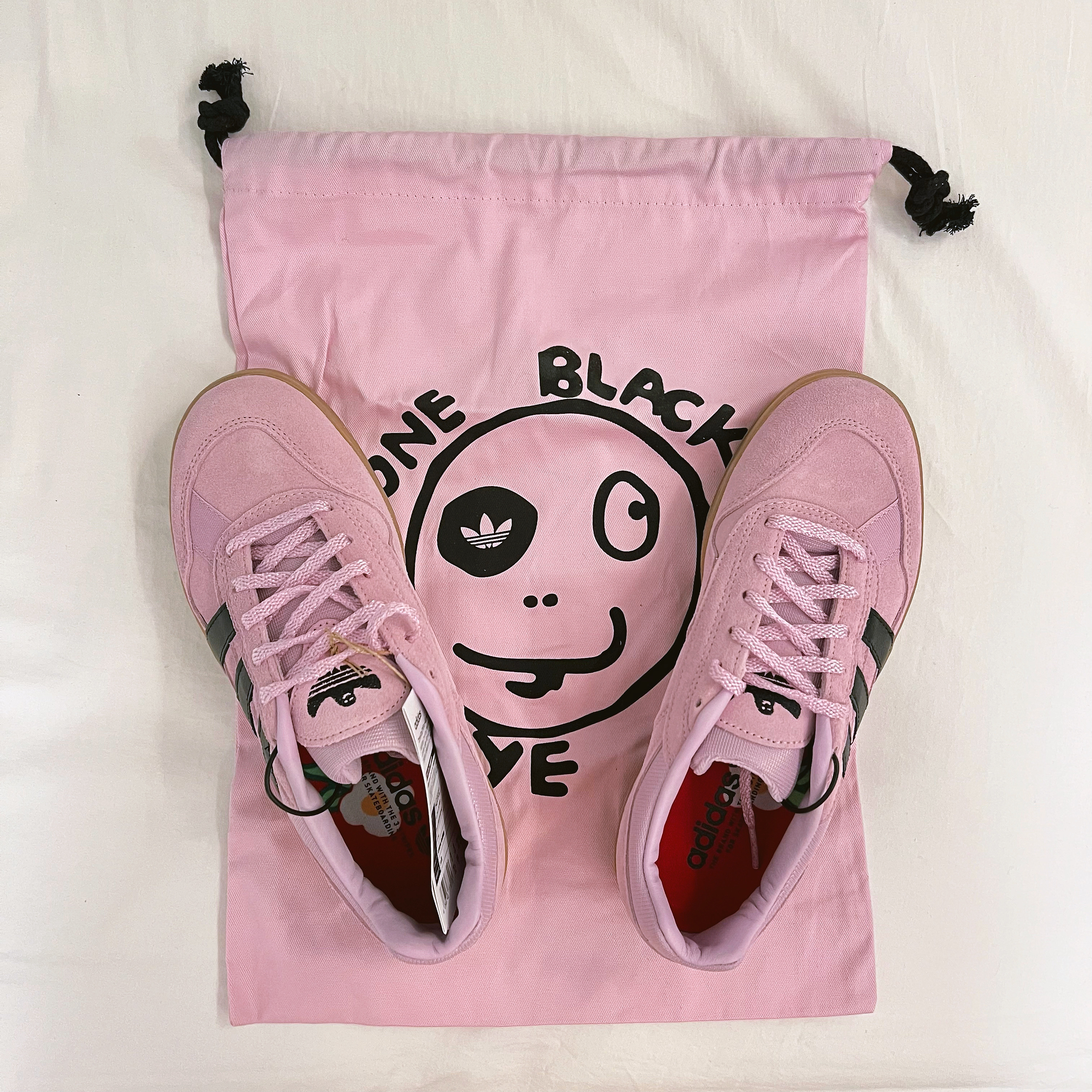 Adidas x Mark Gonzales Aloha Super Light Orchid Core Black 착용 스타일 - 1