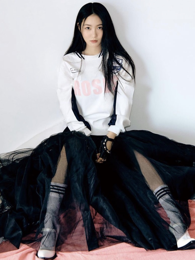 2000Archives Sporty T-Shirt White Pink 착용 스타일