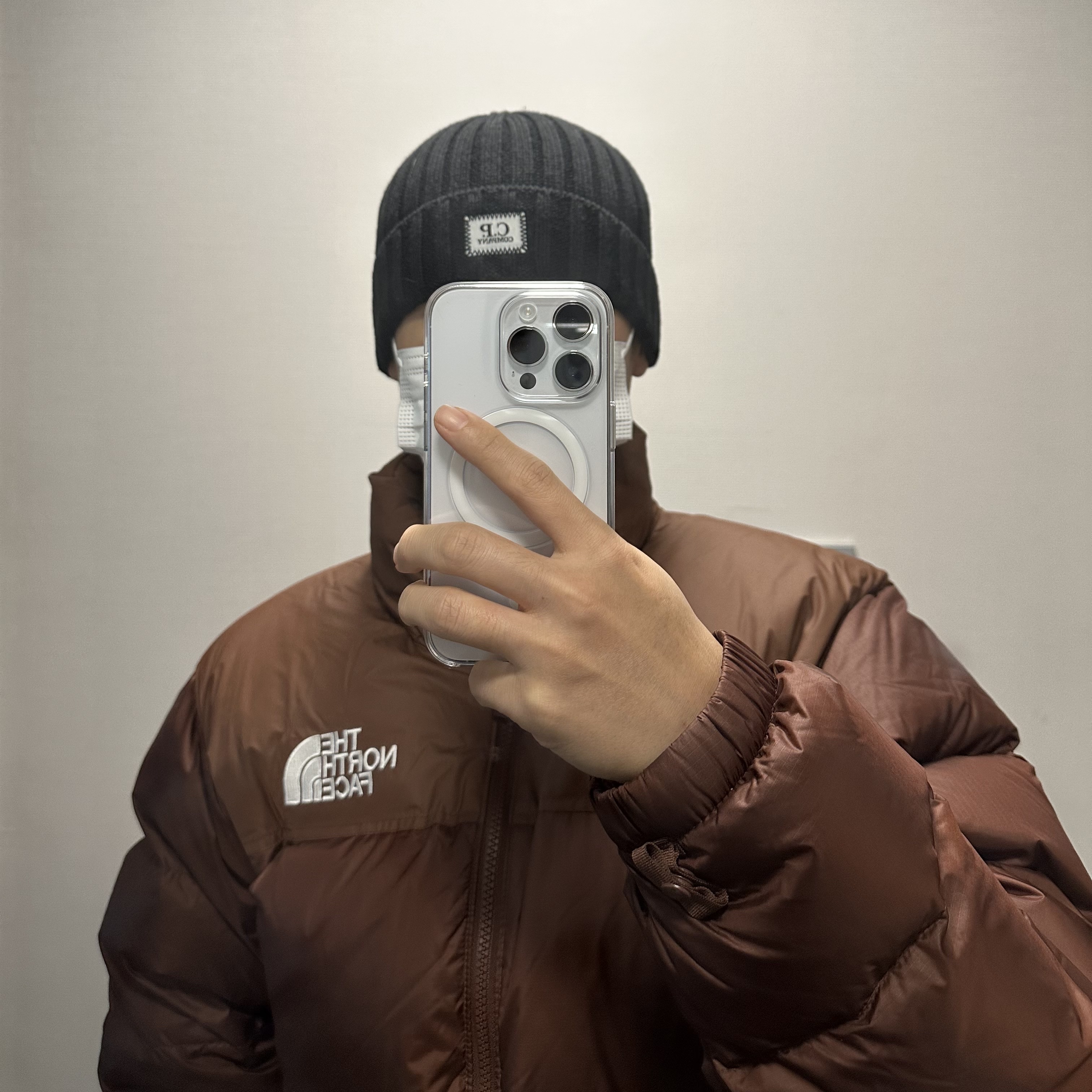 The North Face 1996 Retro Nuptse Jacket Dark Oak 착용 스타일 - 1