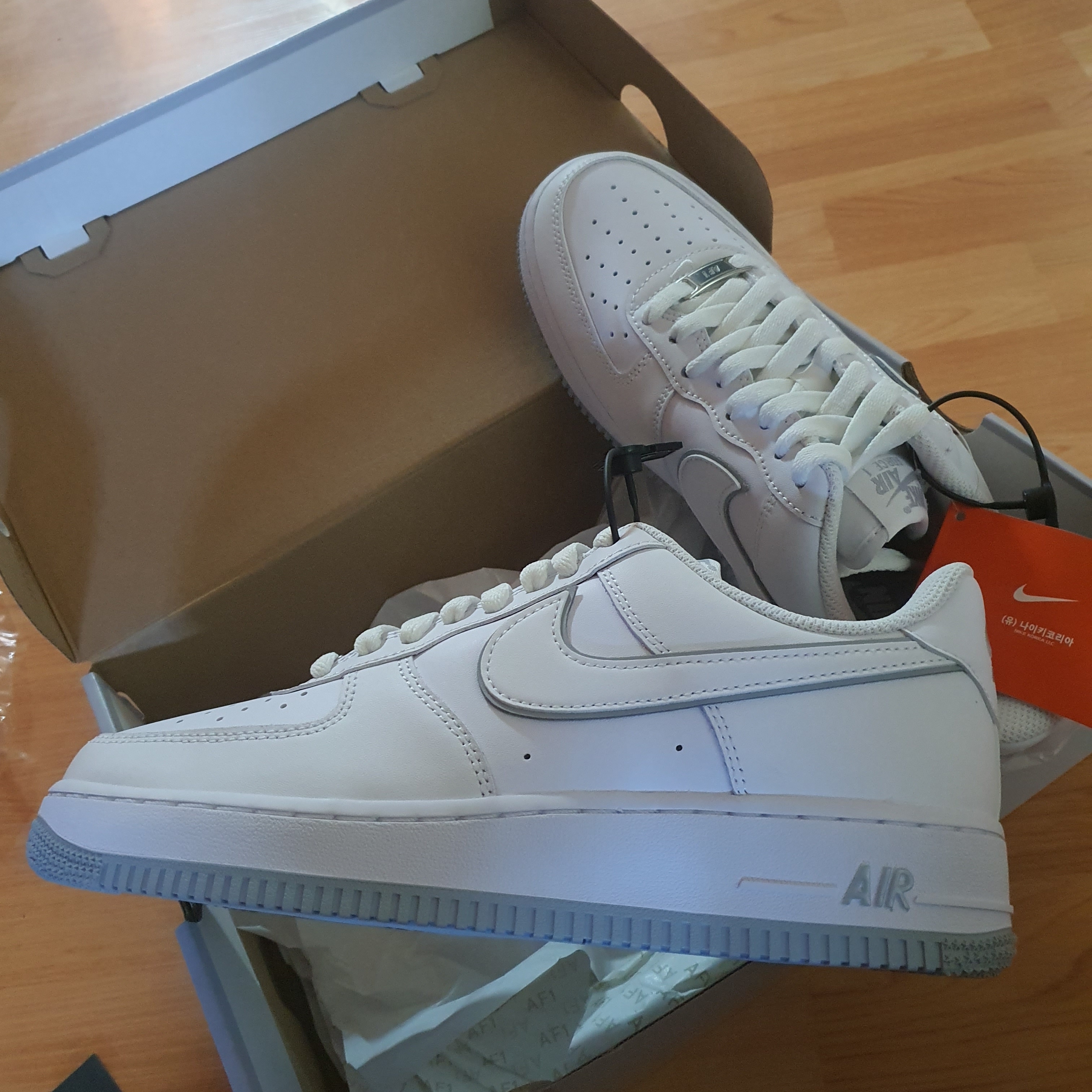 Nike Air Force 1 '07 White Wolf Grey 착용 스타일 - 1