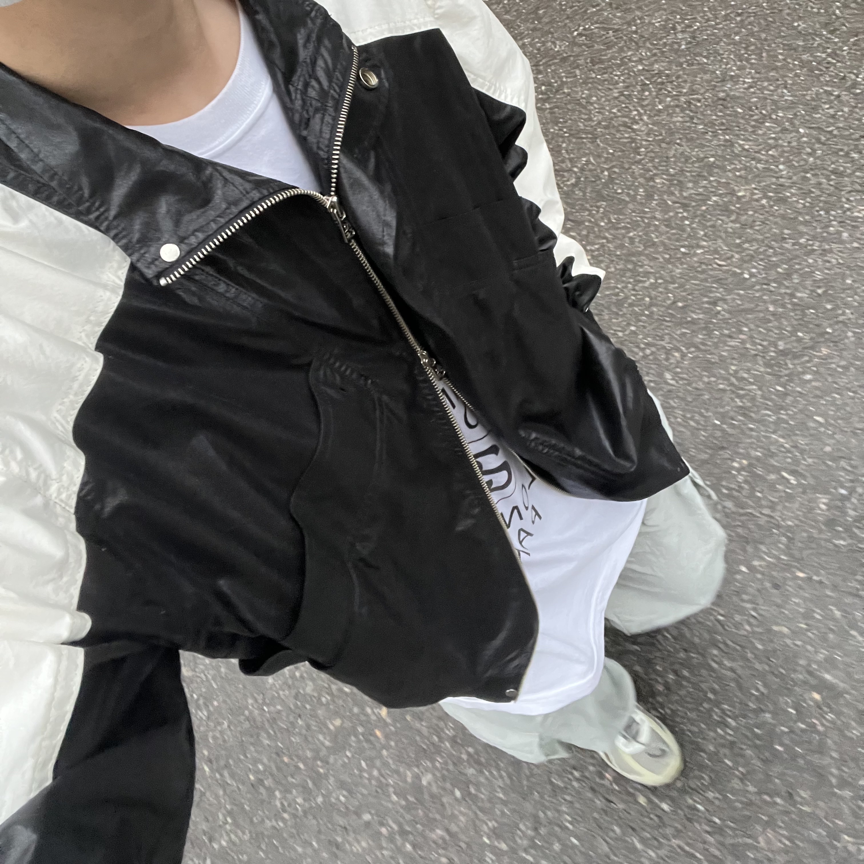 Asics Jog 100 S Sheet Rock - 2E Wide, Stussy World Tour LS T-Shirt White 착용 스타일