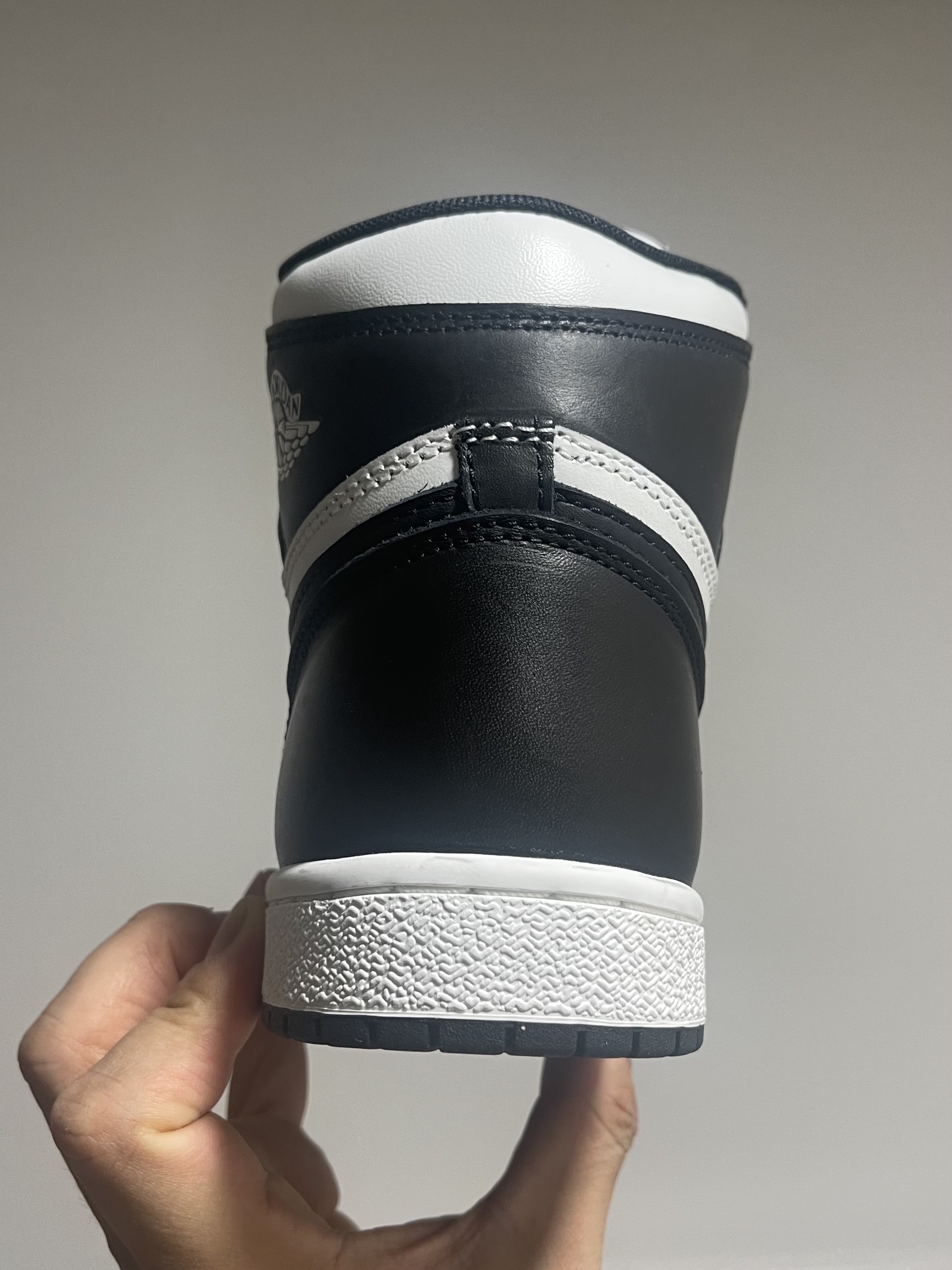 Jordan 1 High 85 Black White 착용 스타일 - 4
