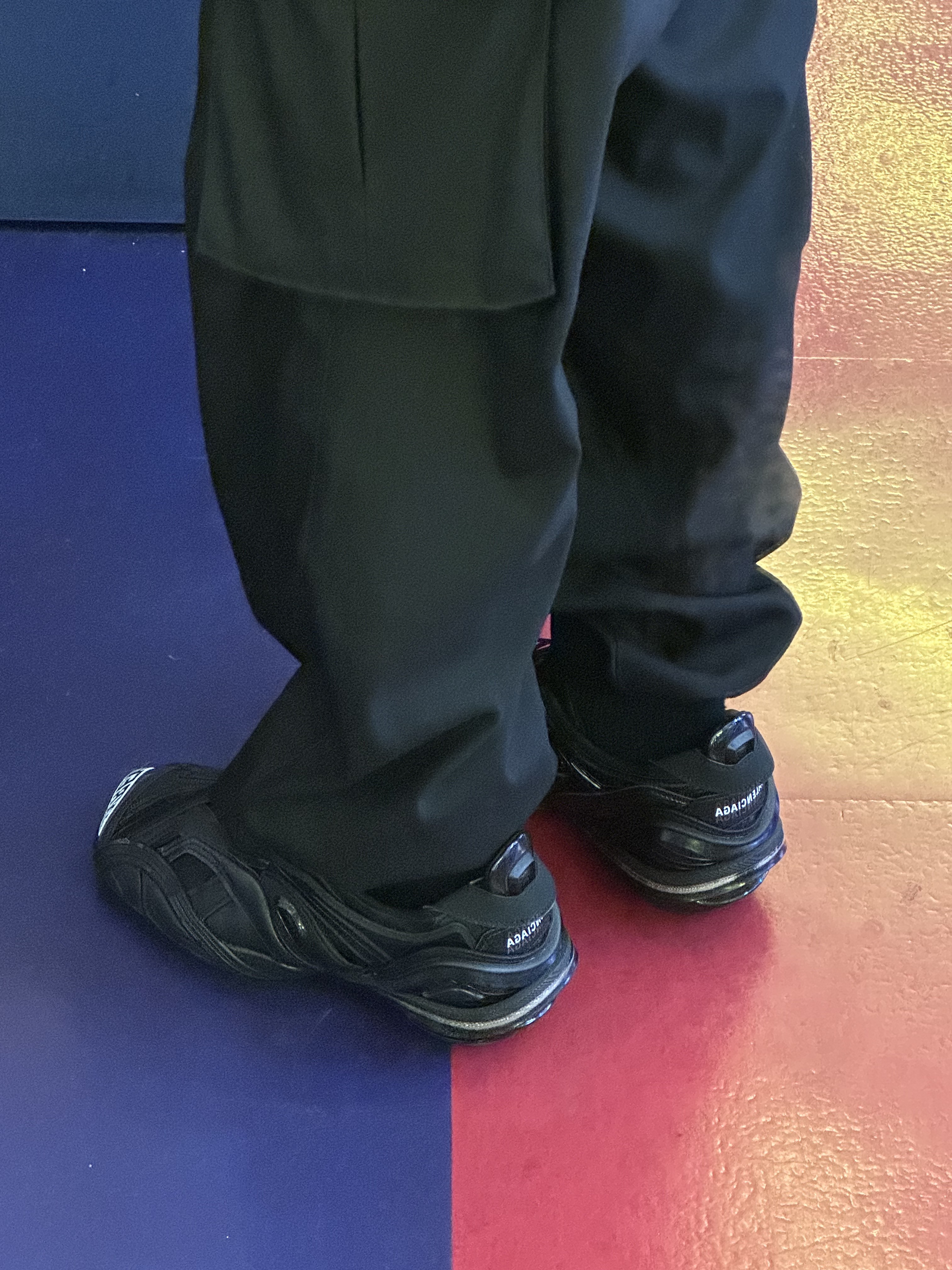 Balenciaga Tyrex Sneakers Black 착용 스타일 - 5