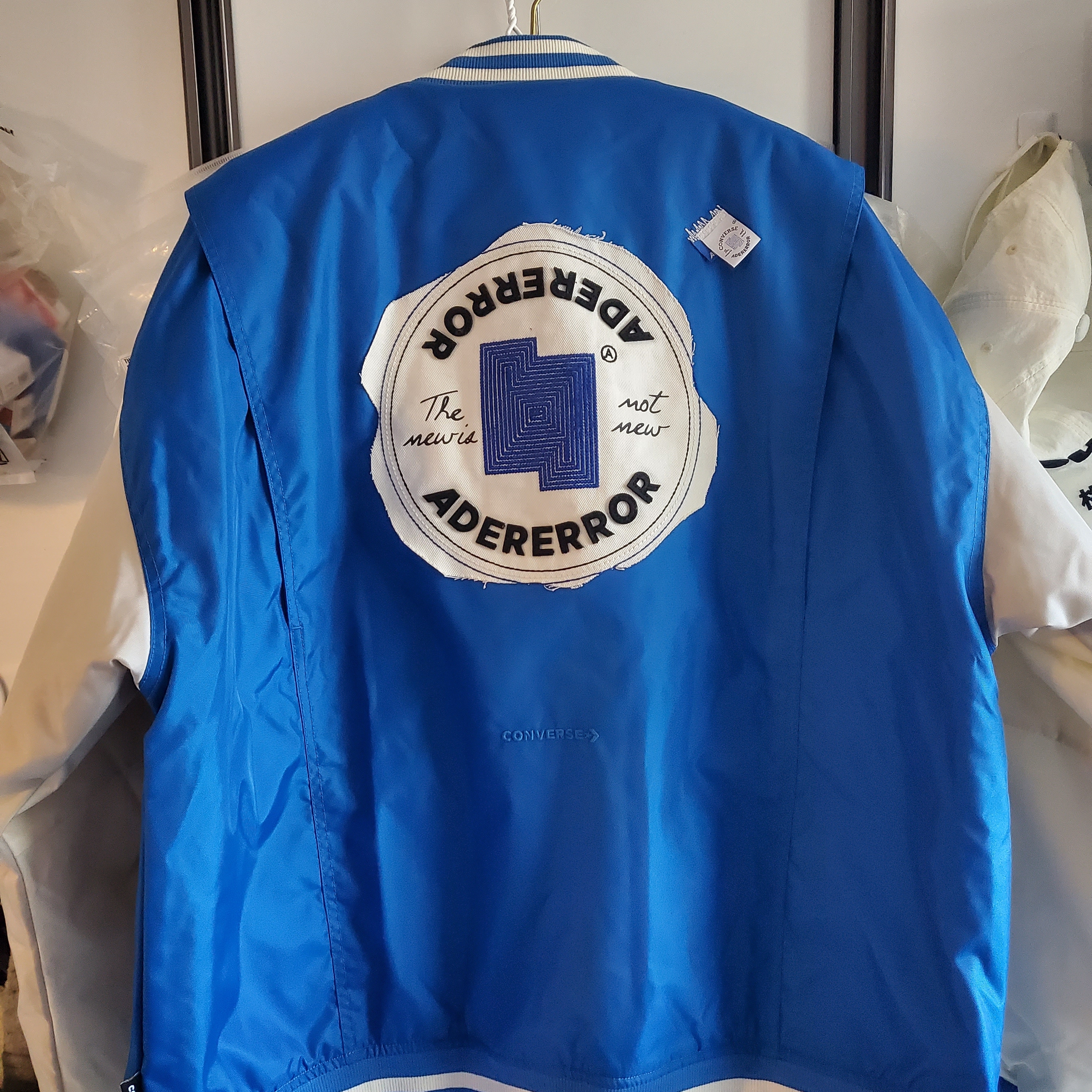 Converse x Ader Error Shapes Varsity Jacket Cobalt 착용 스타일 - 5