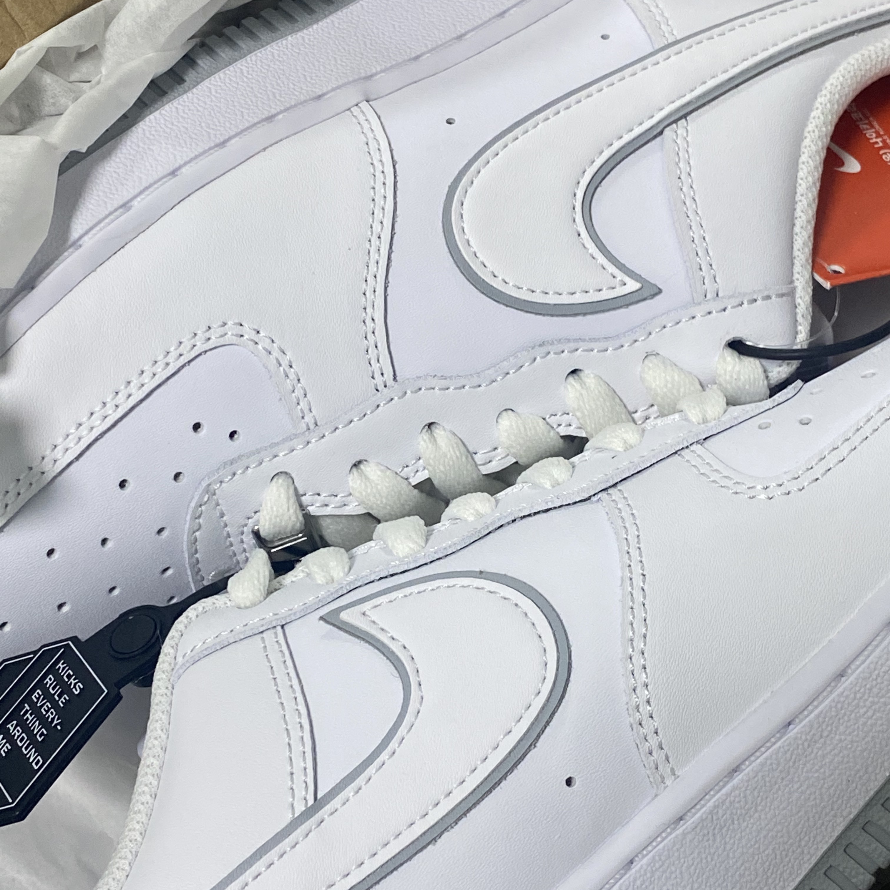 Nike Air Force 1 '07 White Wolf Grey 착용 스타일 - 2