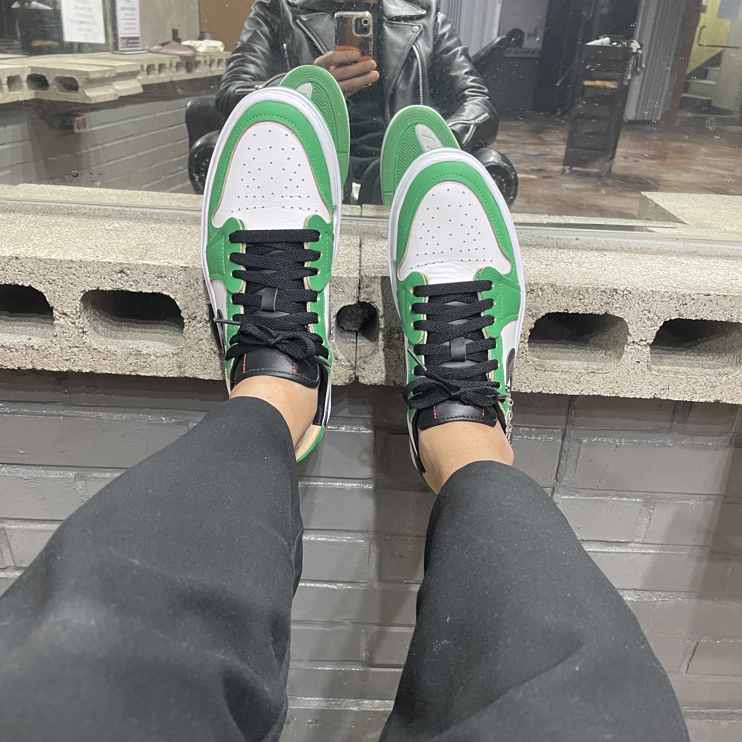 (W) Jordan 1 Elevate Low SE Lucky Green 착용 스타일 - 1