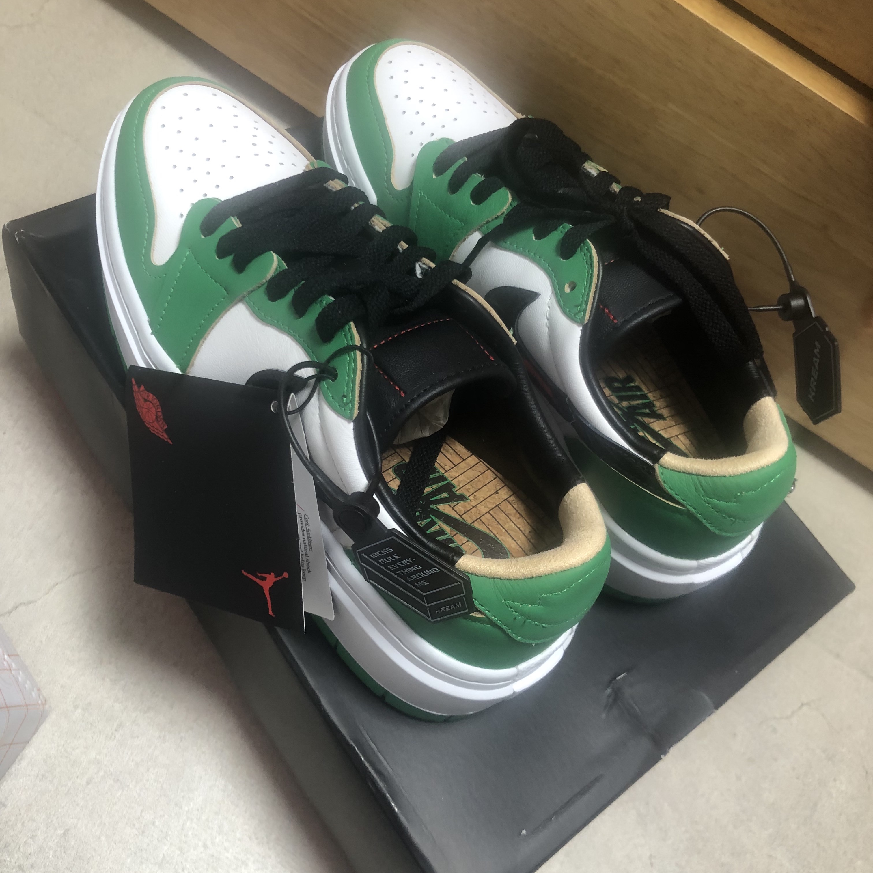 (W) Jordan 1 Elevate Low SE Lucky Green 착용 스타일