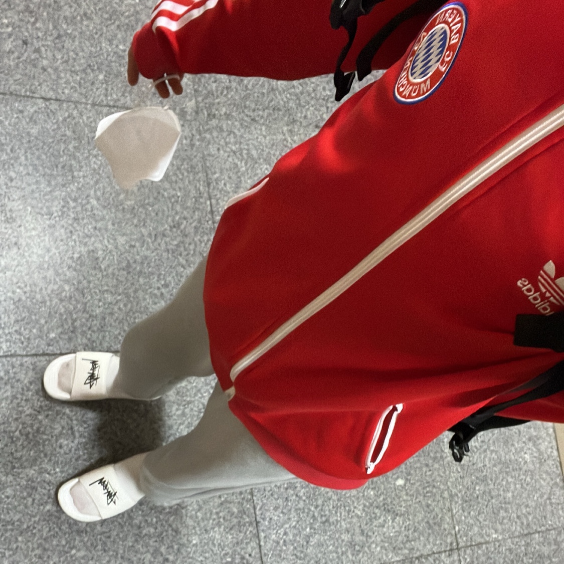 Nike x Stussy Benassi Slide Sail 착용 스타일