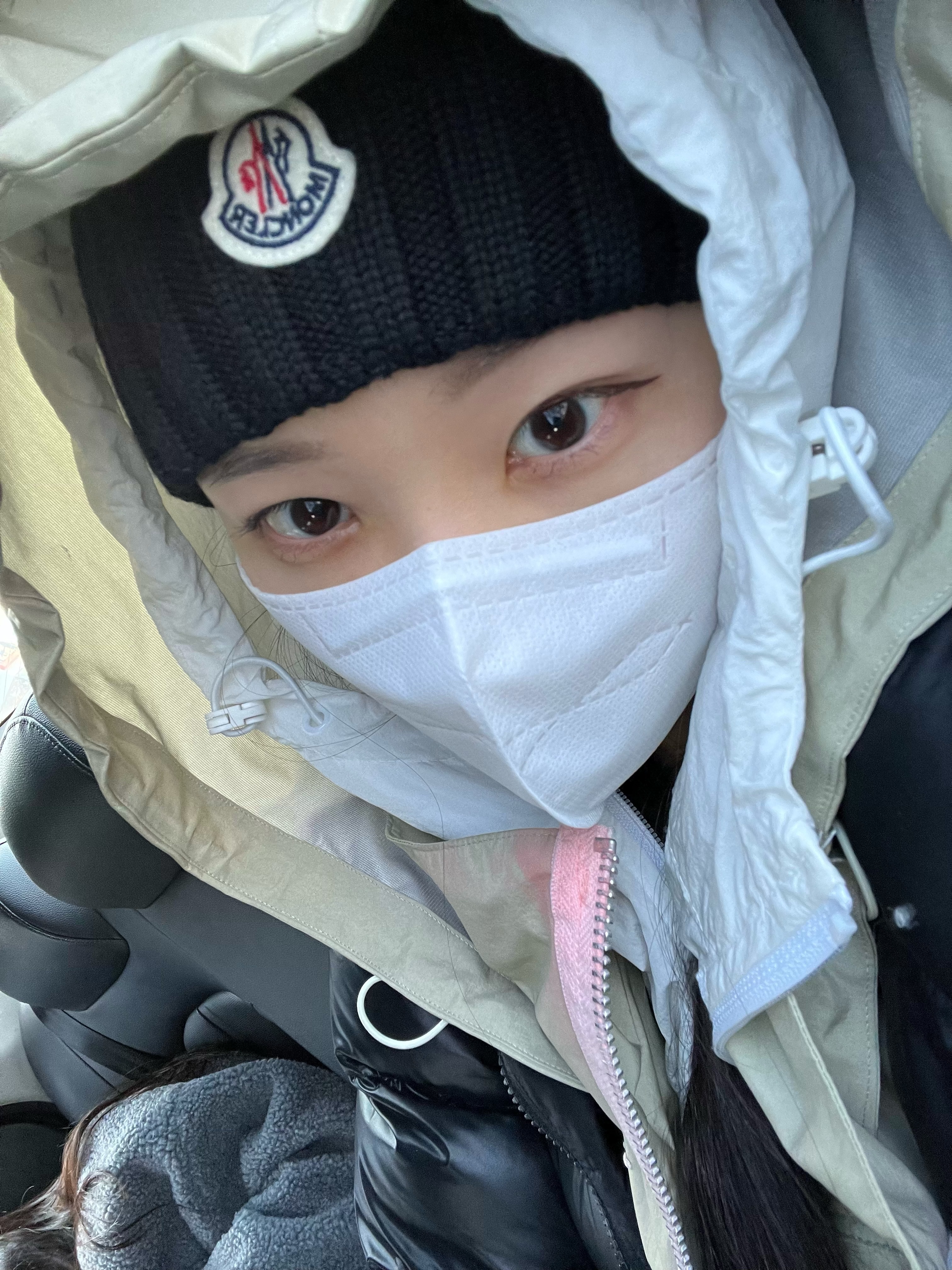 (W) Moncler Ribbed Knit Wool Beanie Black - 22FW 착용 스타일