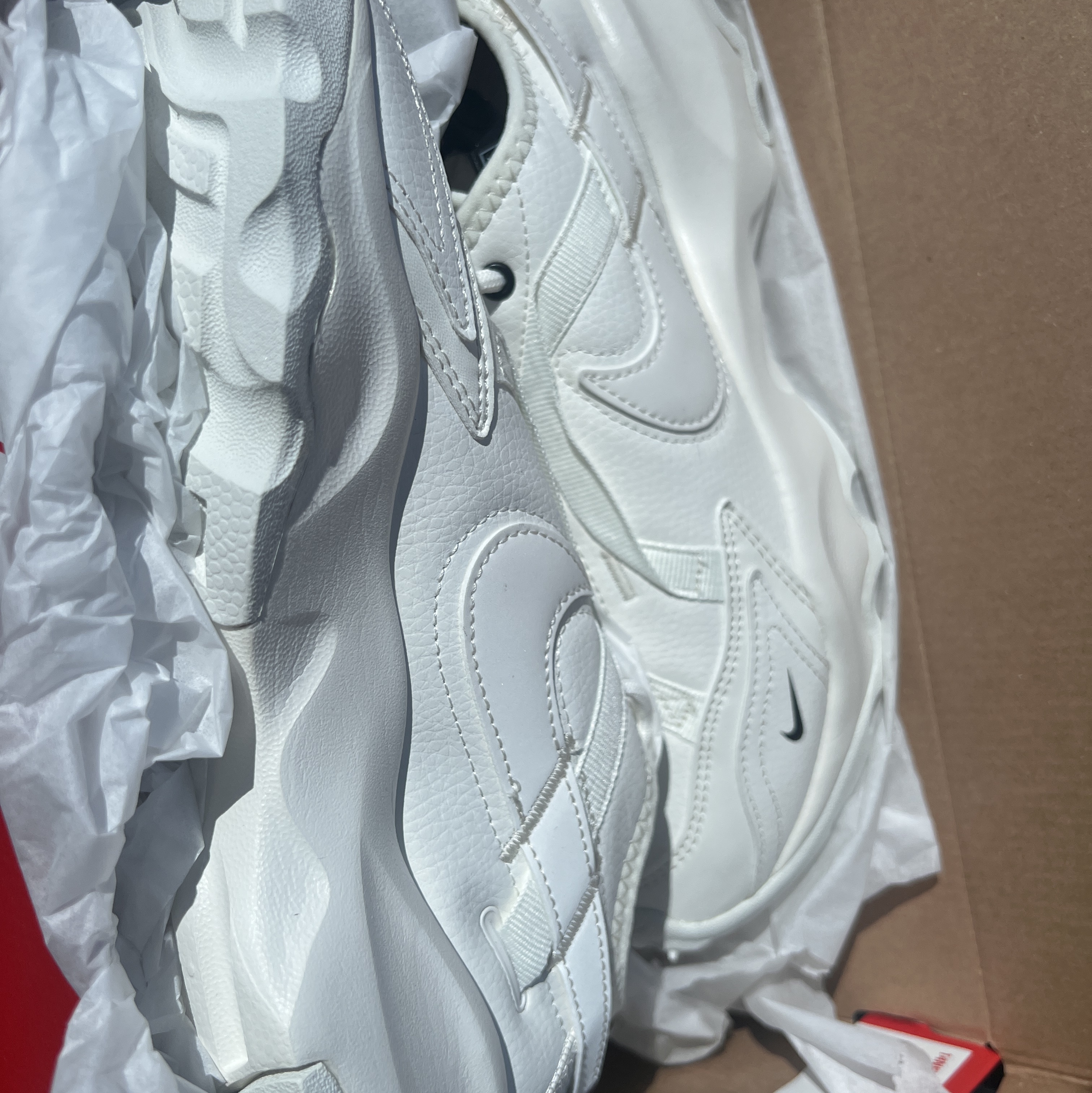 (W) Nike TC 7900 Summit White 착용 스타일 - 1
