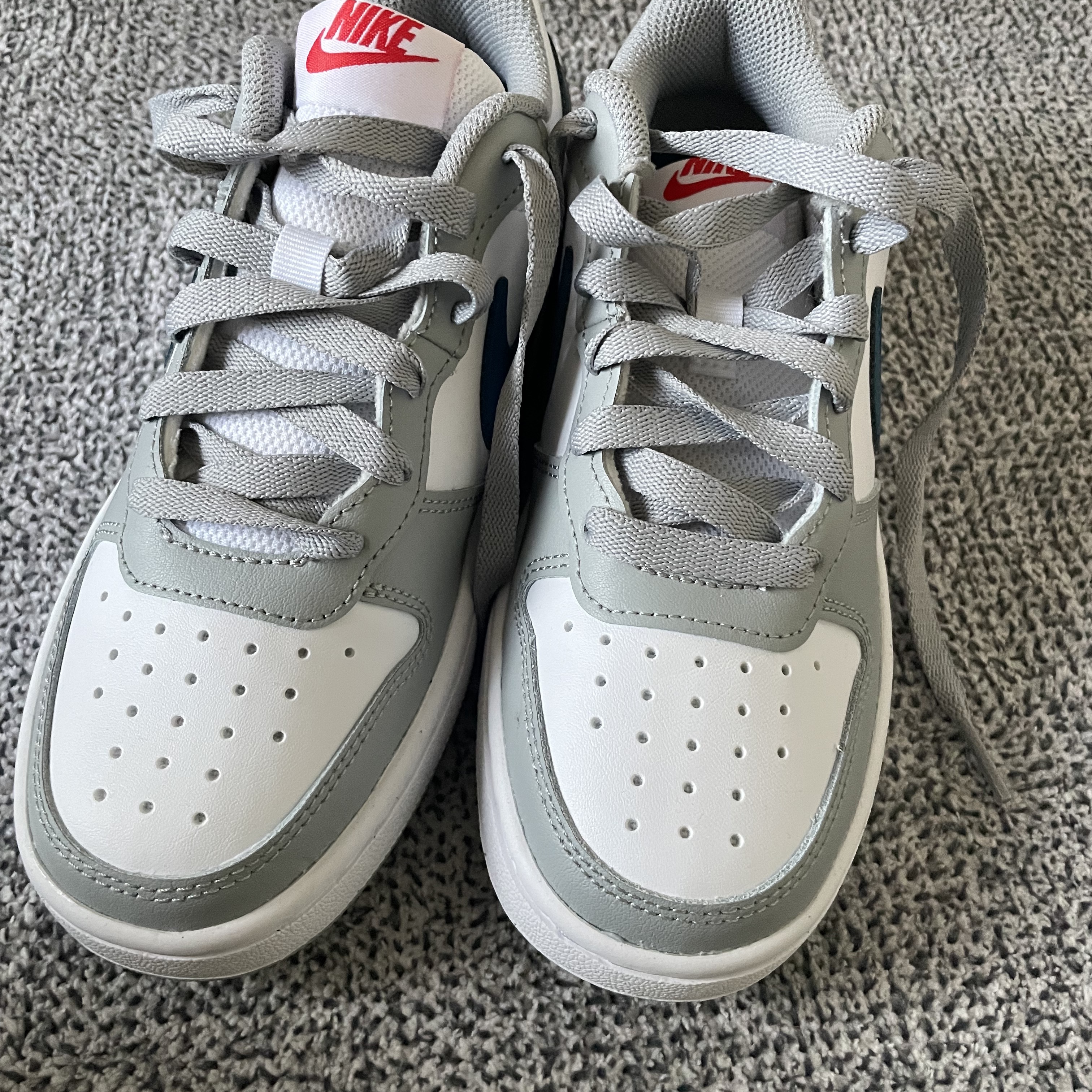 (GS) Nike Court Borough Low 2 Light Smoke Grey 착용 스타일 - 2