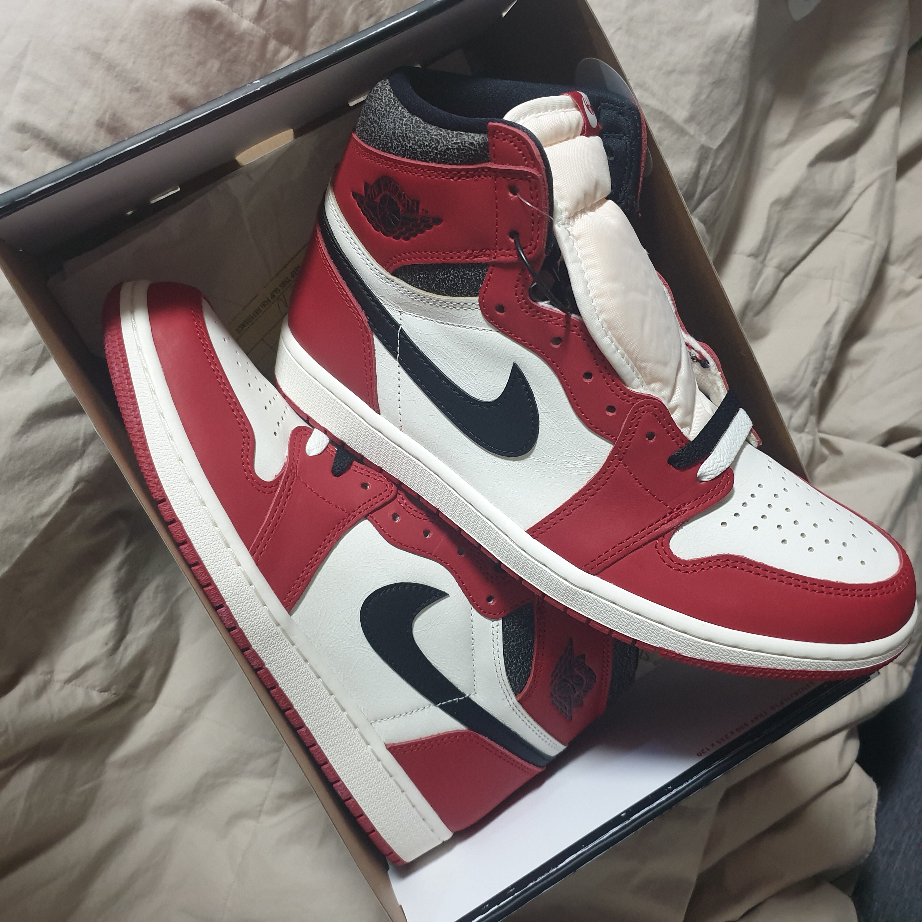 Jordan 1 High 85 Black White, Jordan 4 Retro SE Craft 착용 스타일 - 5