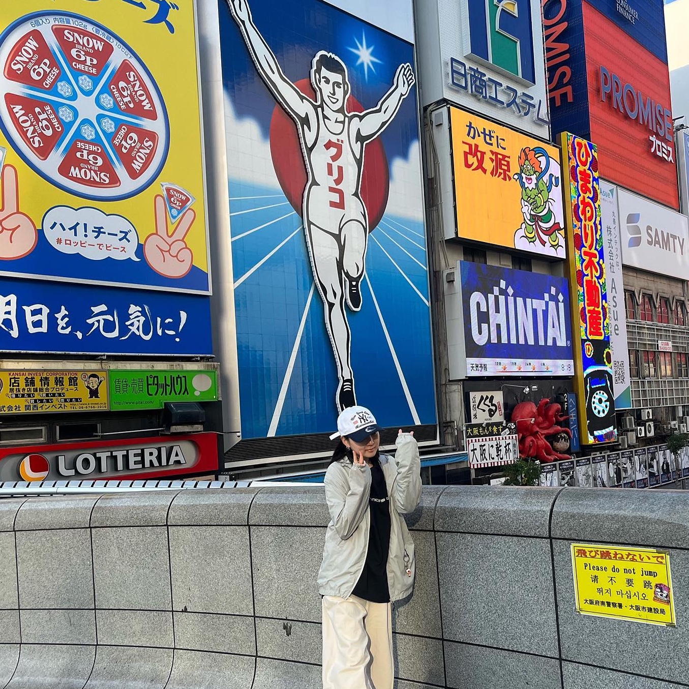Thisisneverthat x New Era x MLB New York Yankees Unstructured 2-Tone Ball Cap White, Thisisneverthat x New Era x MLB New York Yankees Unstructured 2-Tone Ball Cap Dark Green 착용 스타일