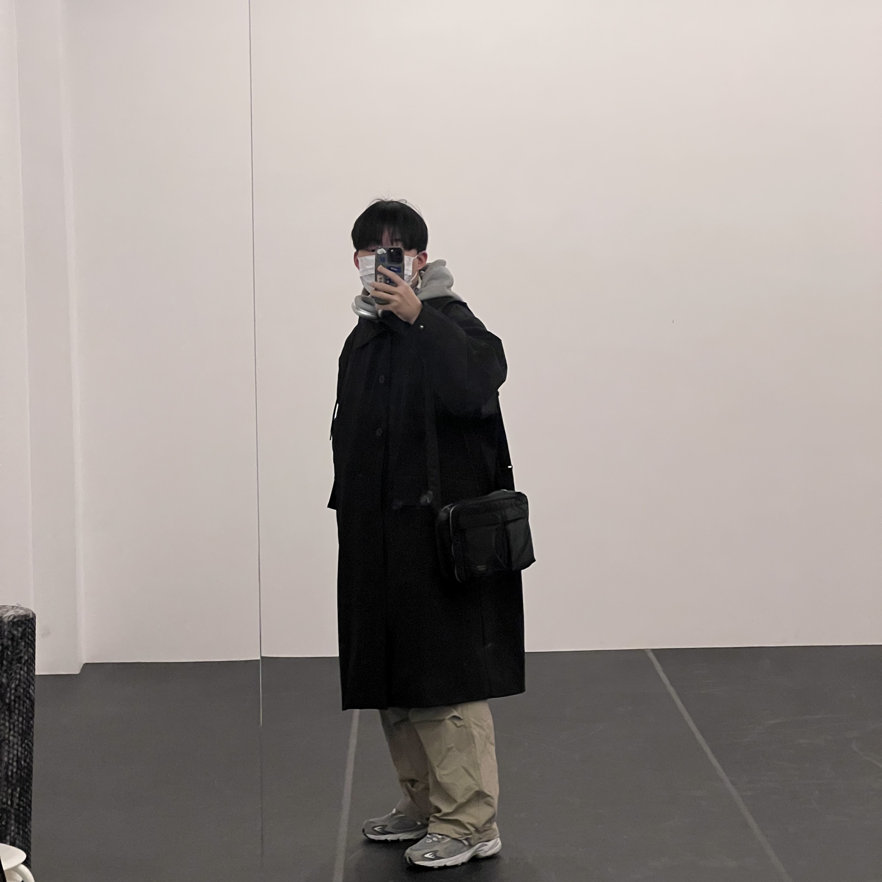 Porter Tanker Shoulder Bag L Black, Apple AirPods Max Lightning Silver (Korean Ver.) 착용 스타일