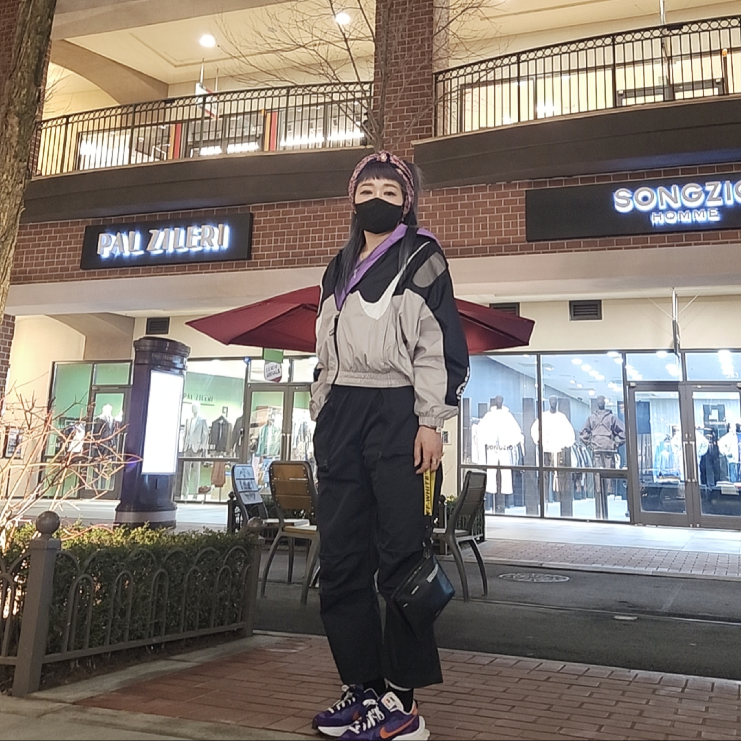 Nike x Sacai VaporWaffle Dark Iris 착용 스타일 - 2