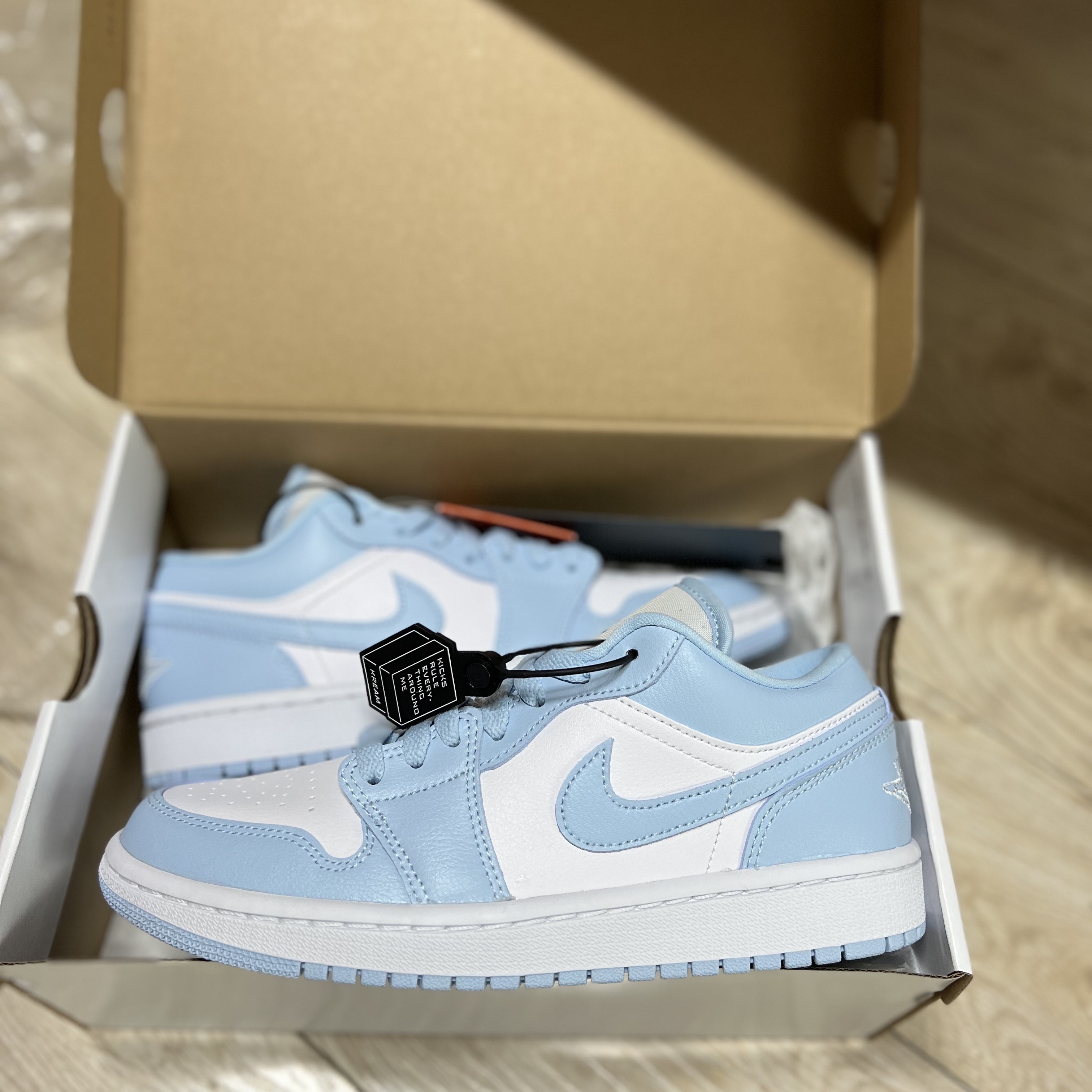 (W) Jordan 1 Low White Ice Blue 착용 스타일