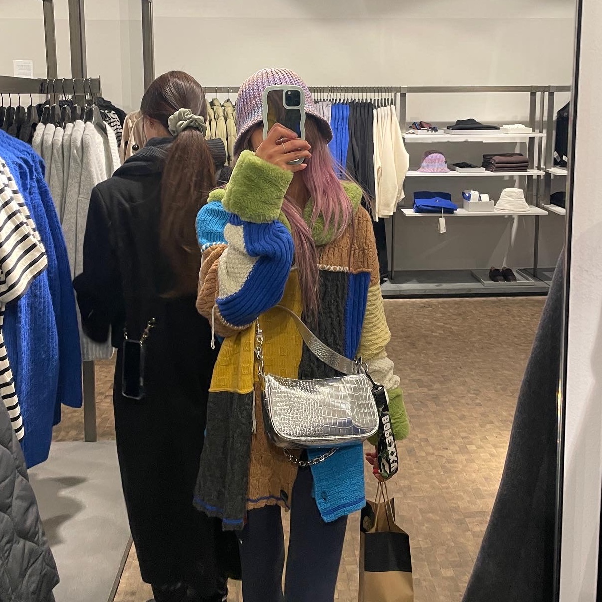 Zara x Ader Error Patchwork Oversize Knit Cardigan Multicolor 착용 스타일