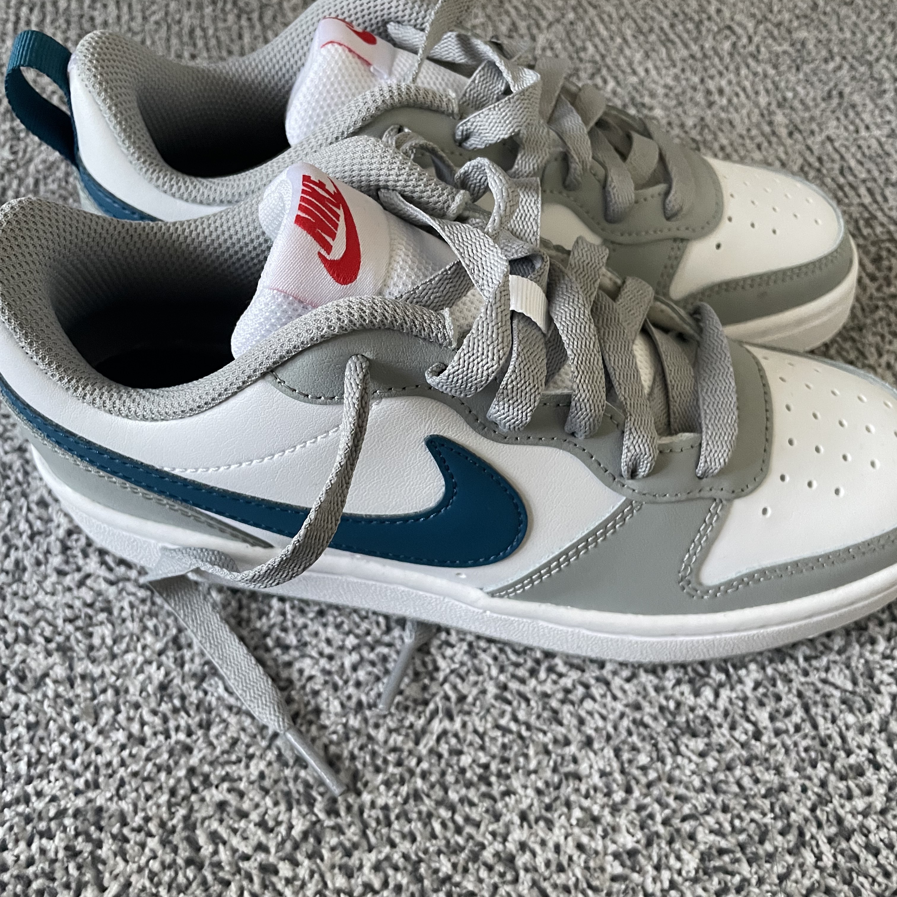 (GS) Nike Court Borough Low 2 Light Smoke Grey 착용 스타일 - 1