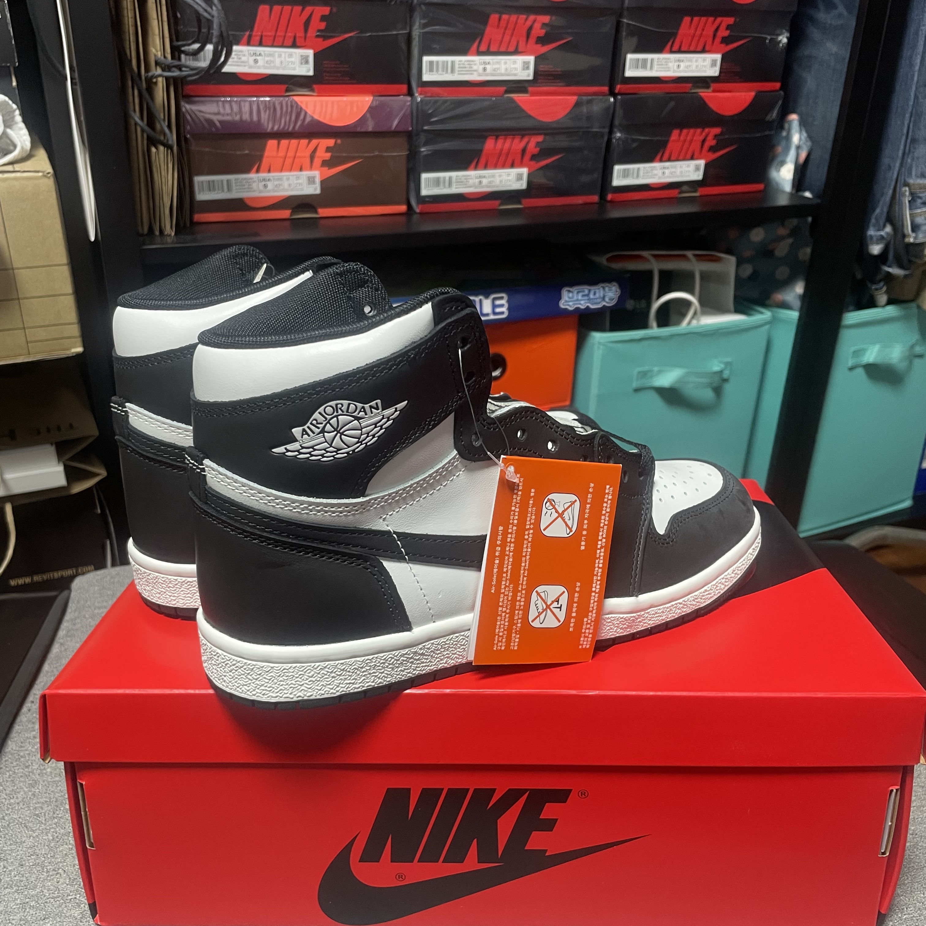 Jordan 1 High 85 Black White 착용 스타일 - 4