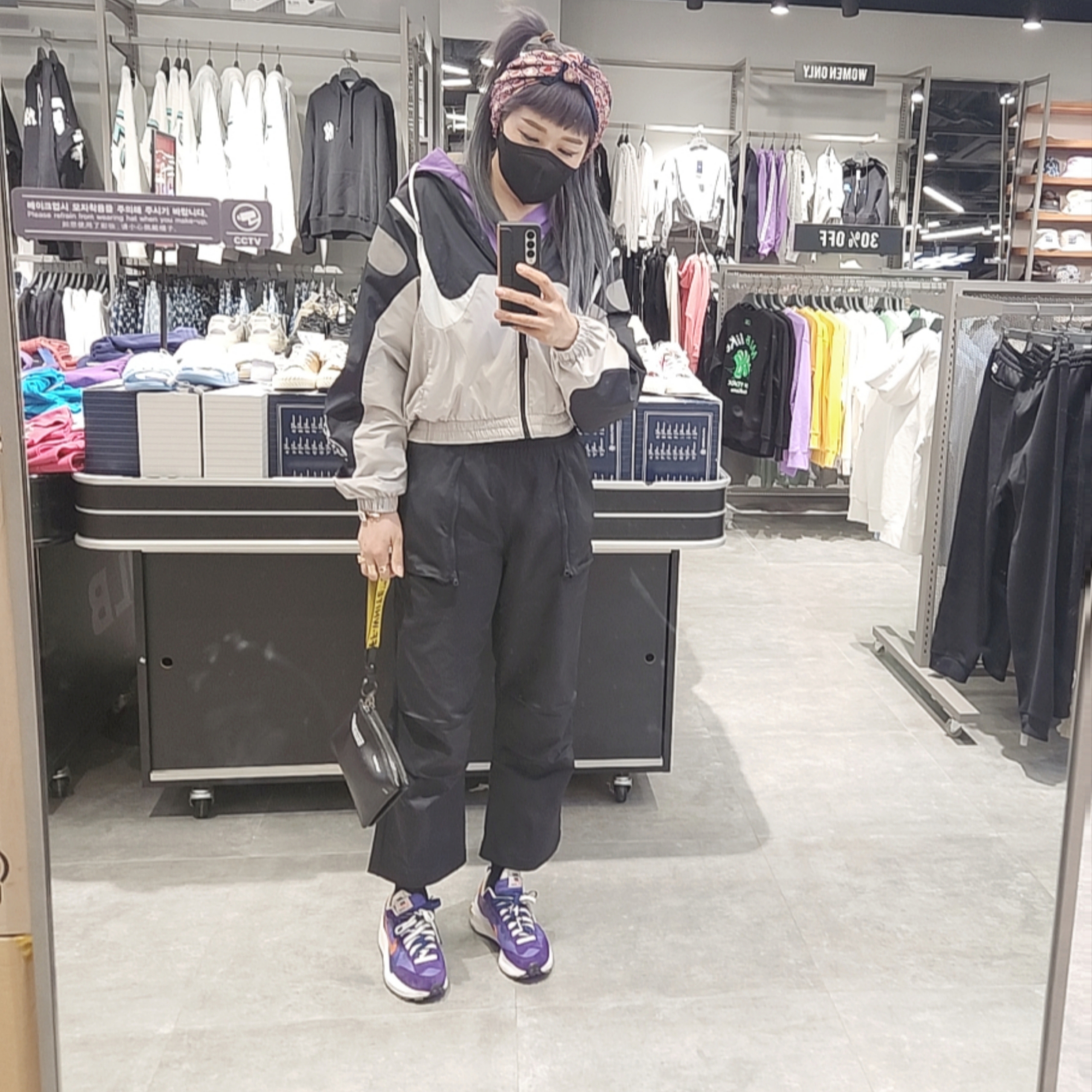 Nike x Sacai VaporWaffle Dark Iris 착용 스타일 - 1