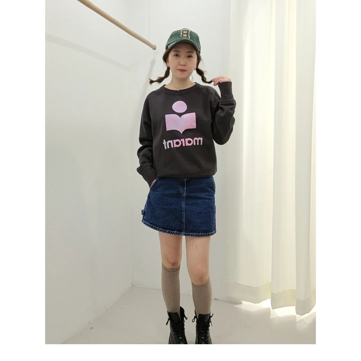 (W) Isabel Marant Mindy Logo Sweatshirt Faded Black - 22FW, (W) Isabel Marant Mindy Logo Sweatshirt Ecru - 22FW 착용 스타일
