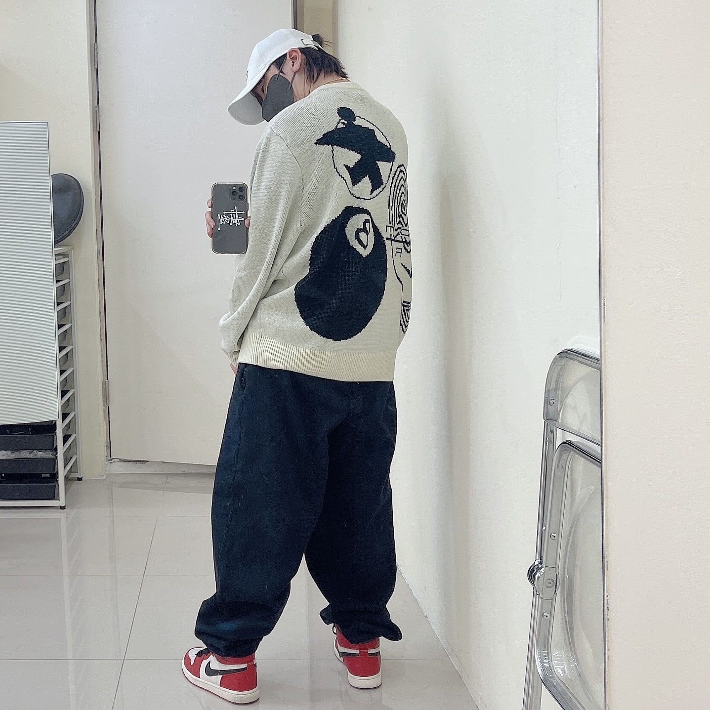 Nike x Stussy NRG LS Knit Sweater Fossil (DR2893-238), Nike x Stussy NRG Washed Fleece Pants Black (DO5296-010) 착용 스타일 - 2