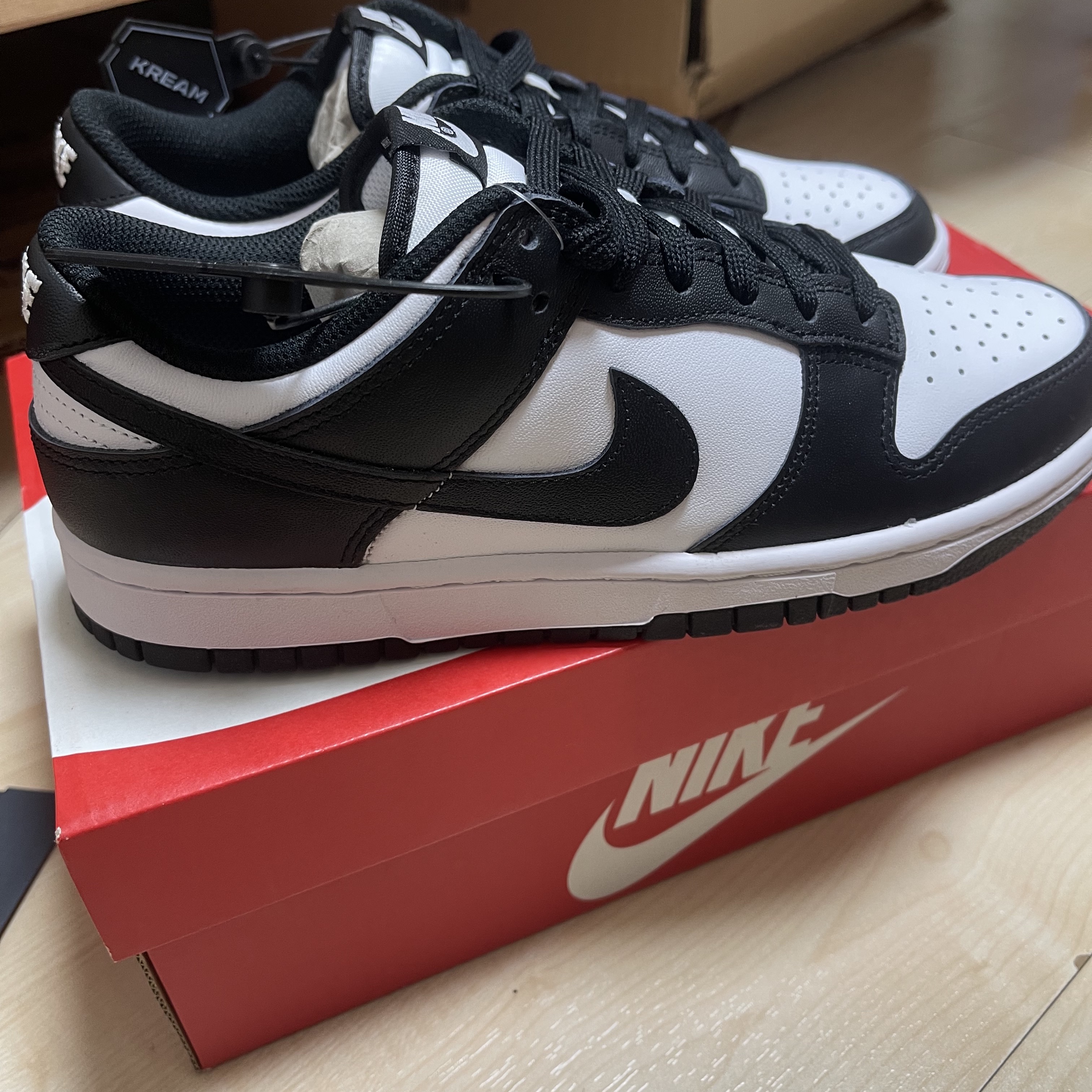 (W) Nike Dunk Low Black 착용 스타일 - 4