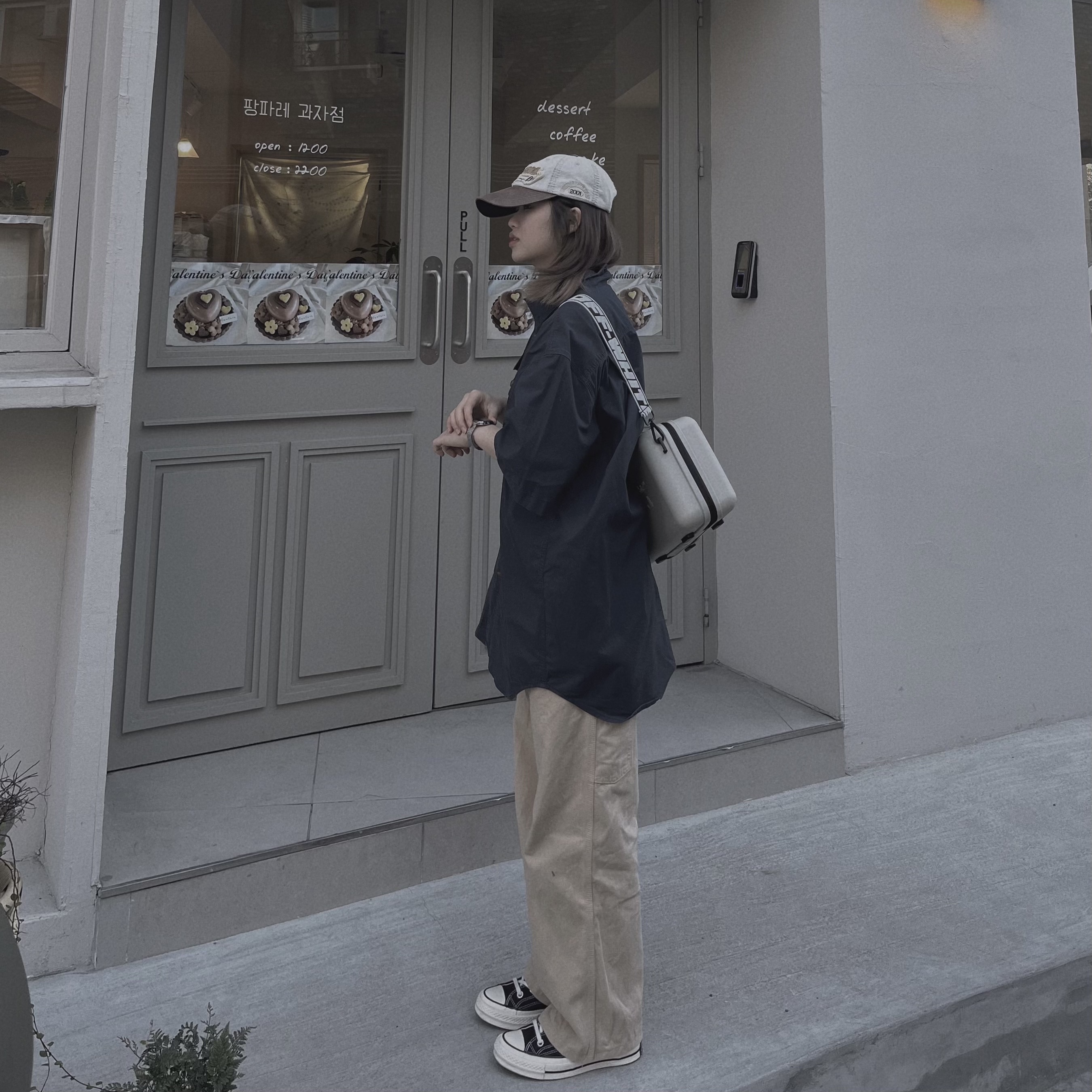 Converse Chuck 70 Ox Black - Standard, Off-White x Amore Pacific Protection Box (Without Cosmetics) 착용 스타일 - 1