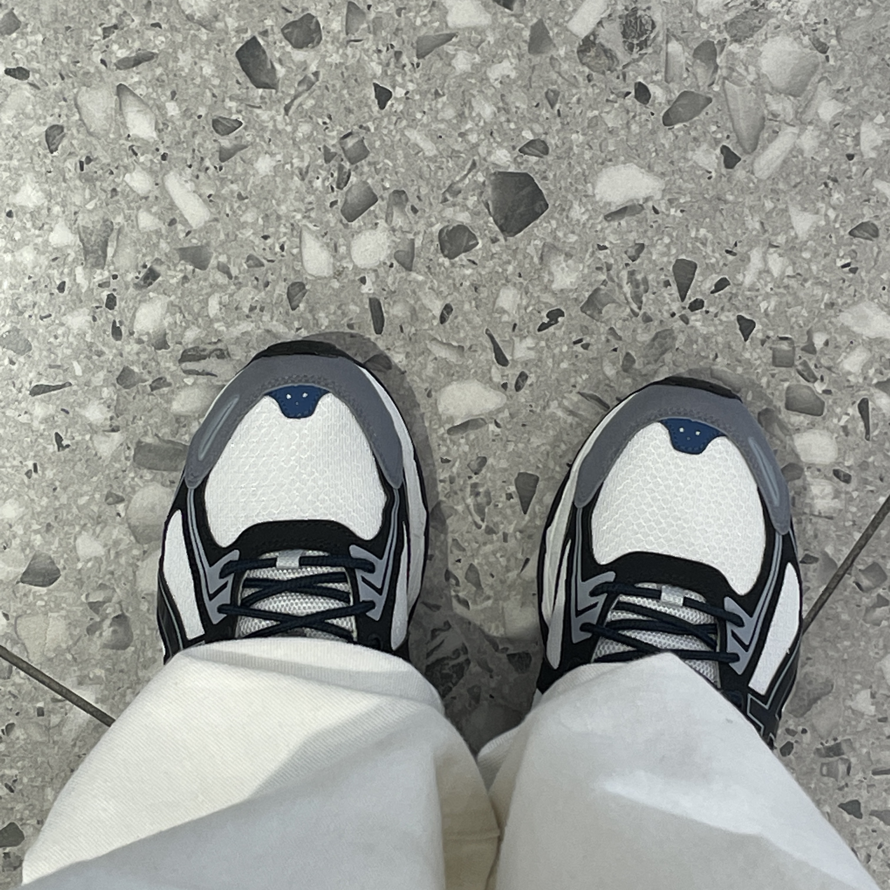 Asics Gel-Venture 6 SPS Glacier Grey 착용 스타일 - 1