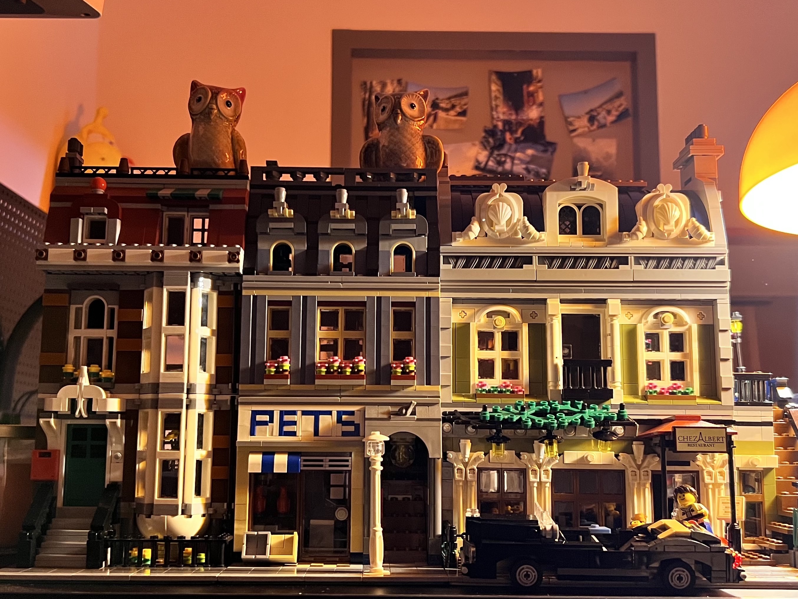 Lego Pet Shop, Lego Parisian Restaurant 착용 스타일