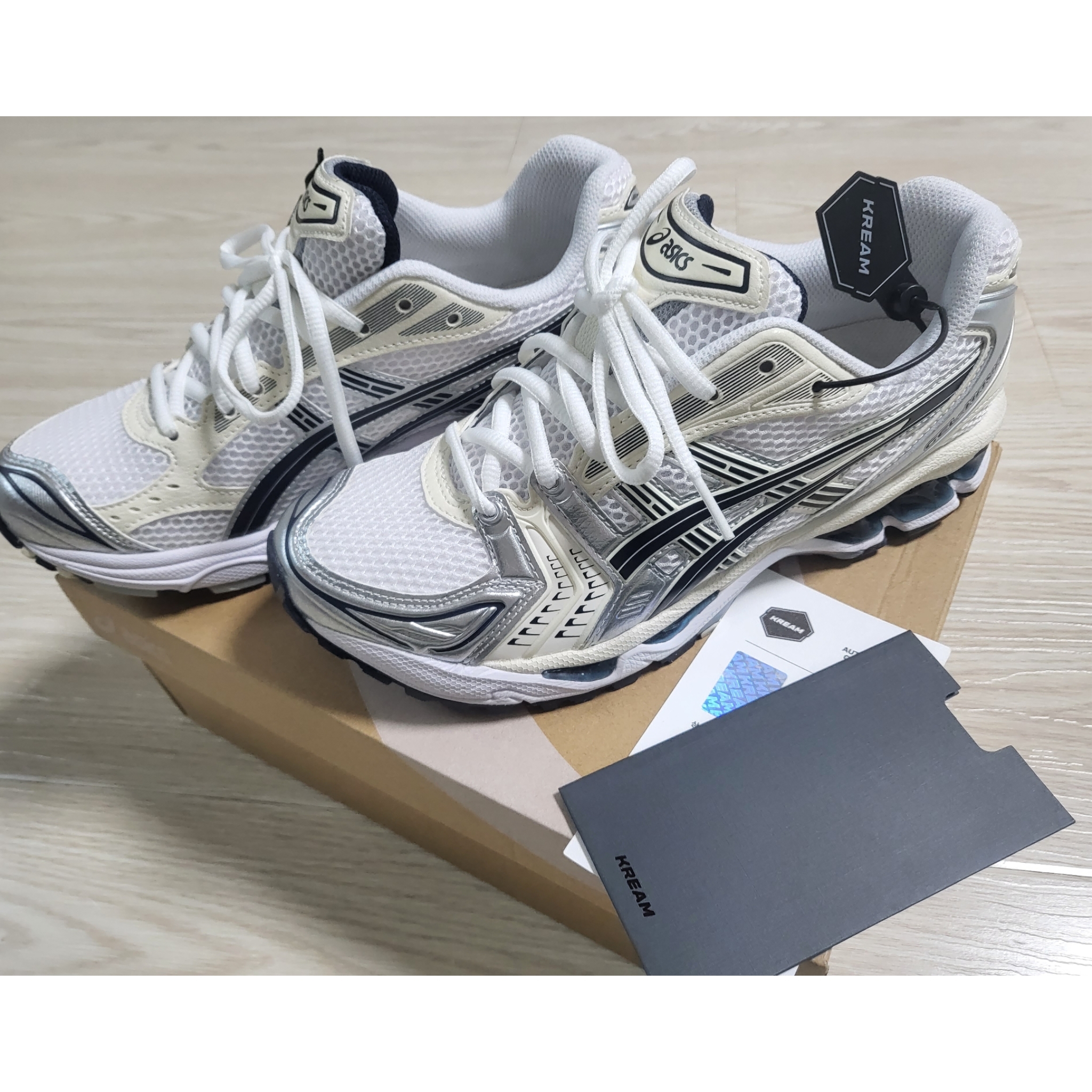 (W) Asics Gel-Kayano 14 White Midnight 착용 스타일 - 1
