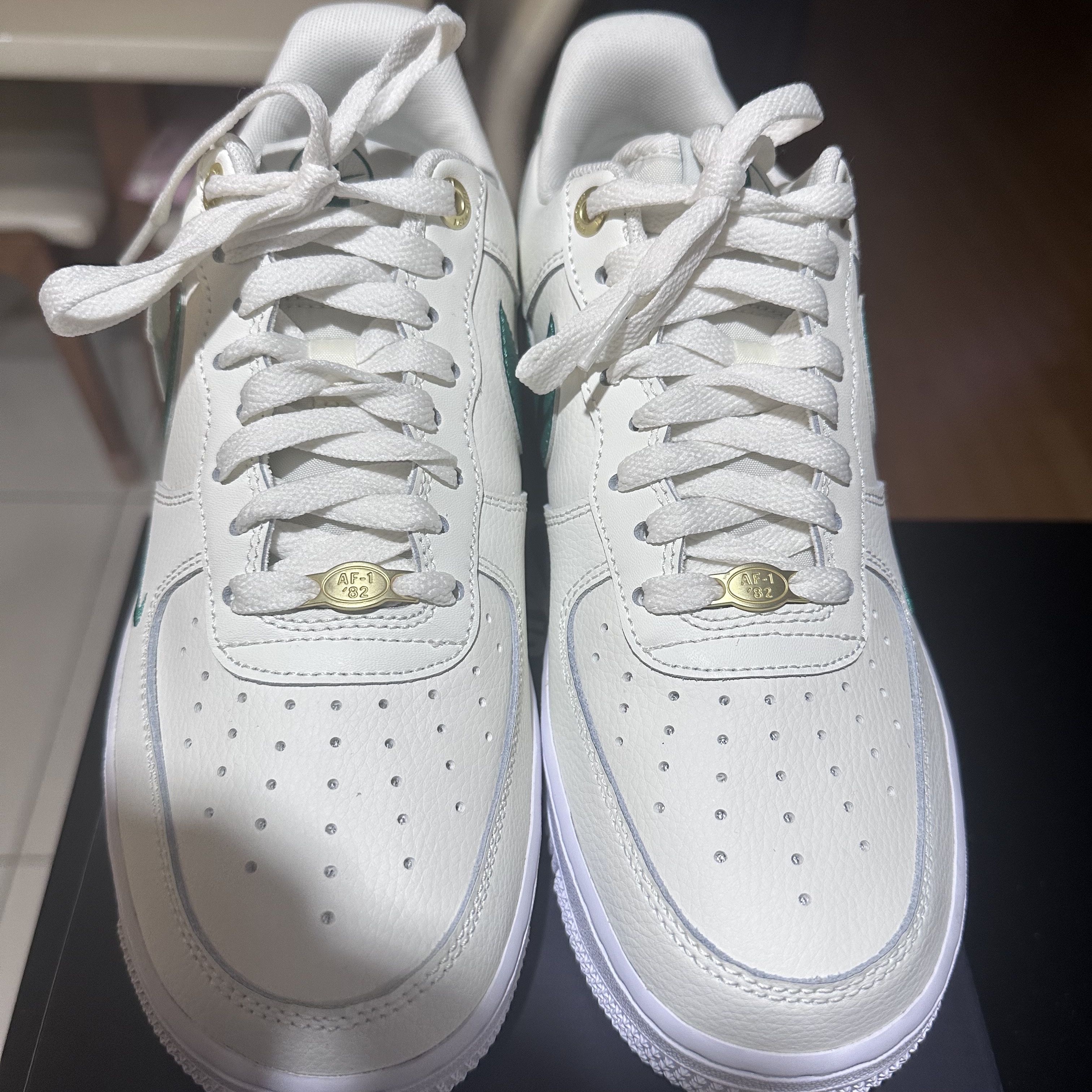 Nike Air Force 1 '07 LV8 40th Anniversary Join Forces Sail Malachite 착용 스타일 - 2