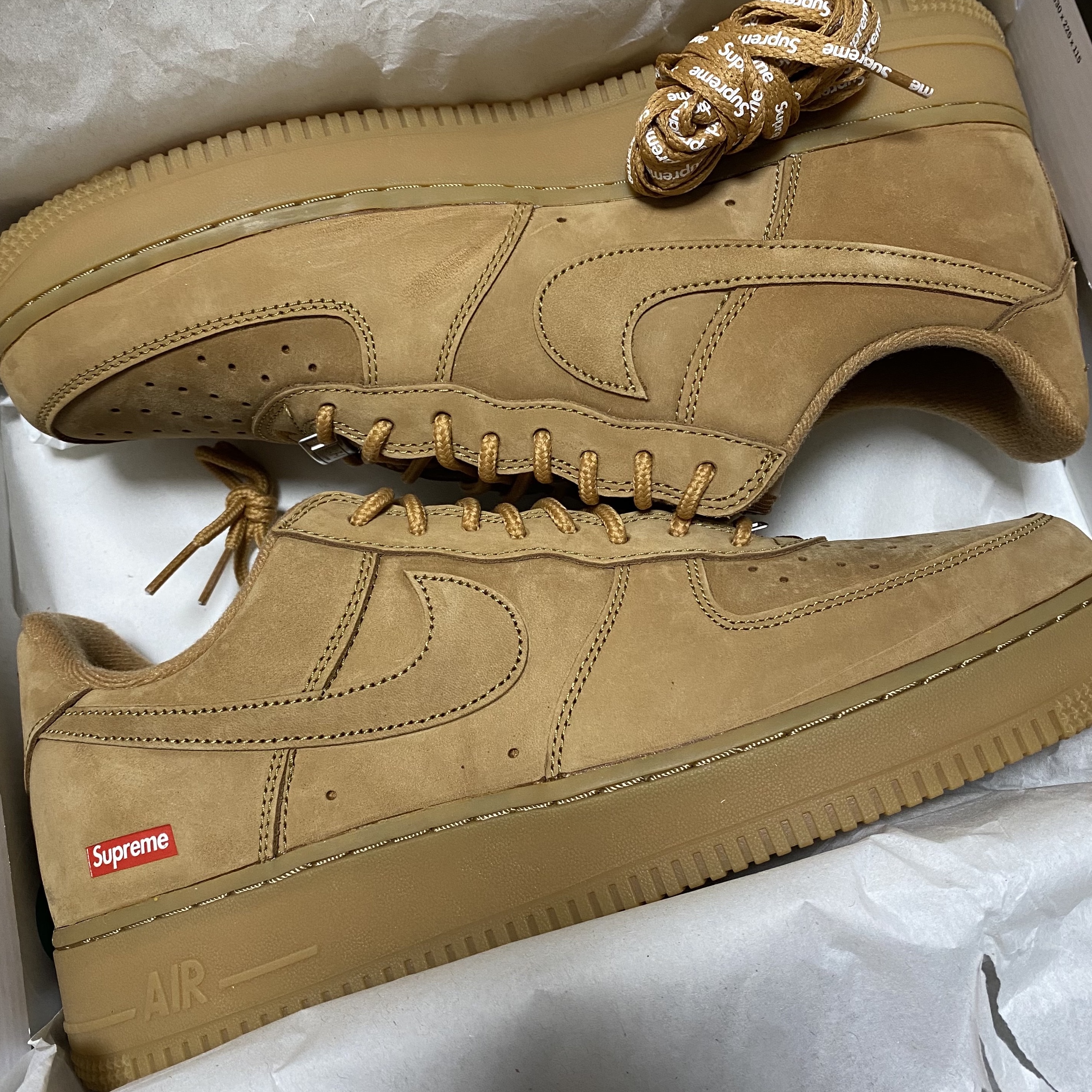 Nike x Supreme Air Force 1 Low Flax 착용 스타일