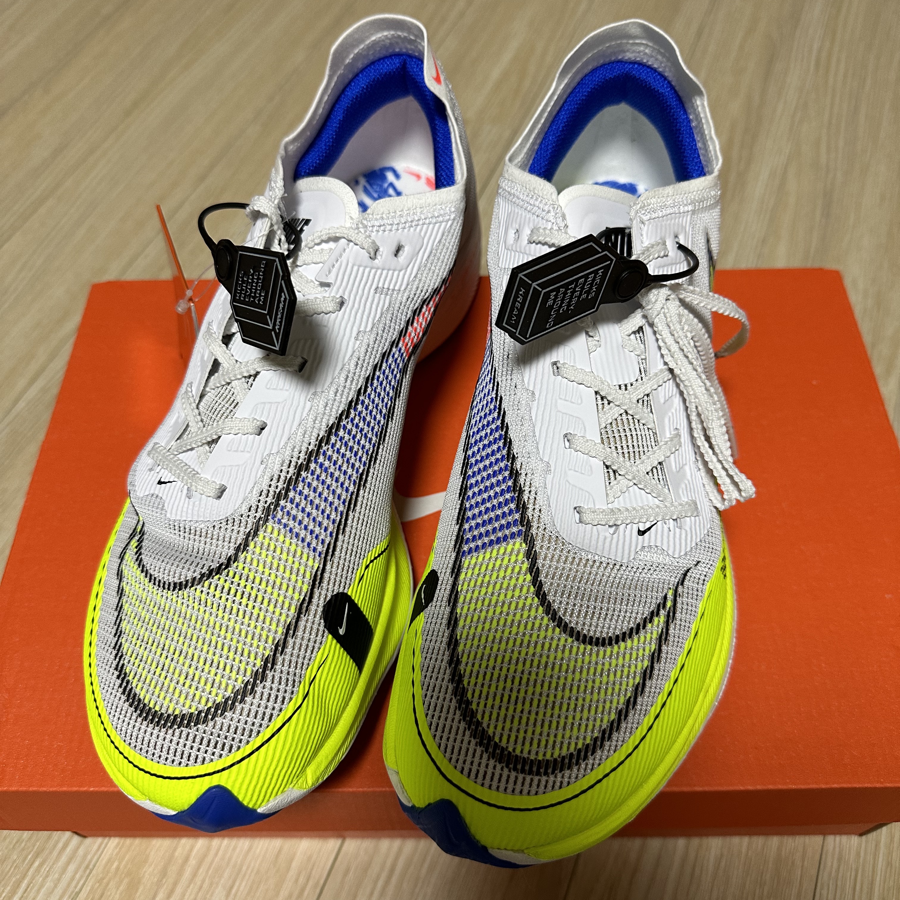 Nike ZoomX Vaporfly Next% 2 White Volt 착용 스타일